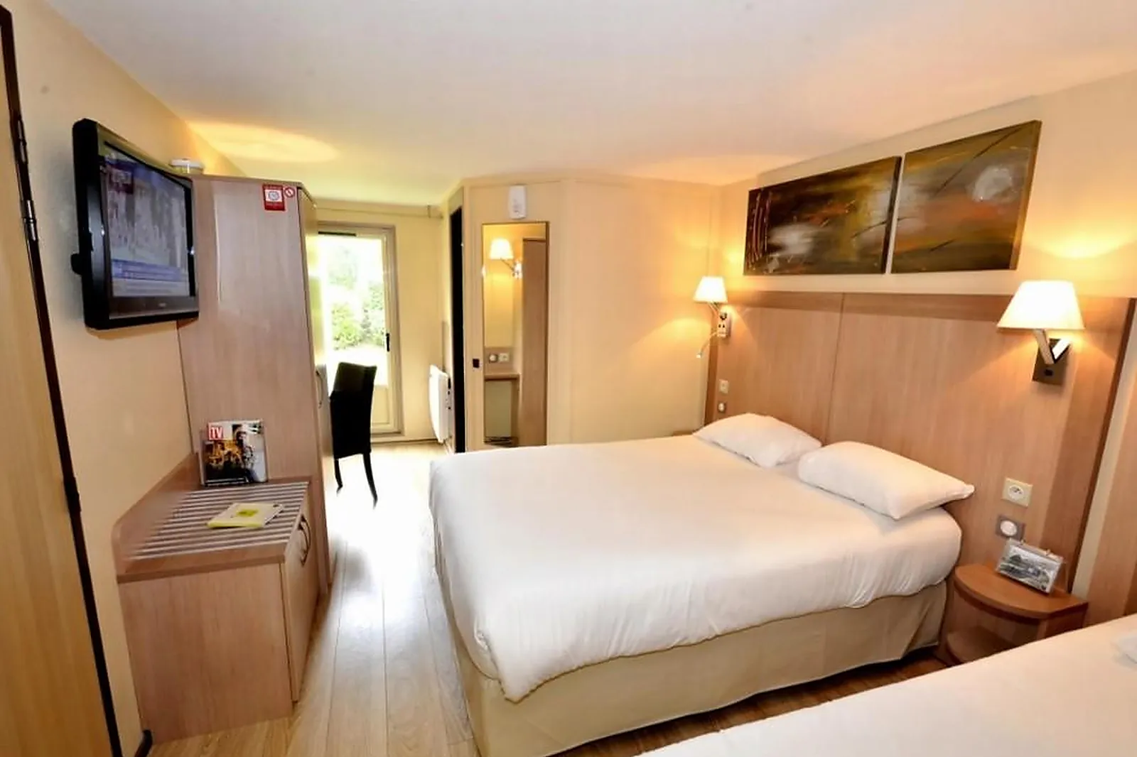 Lieux événementiels, HÔTEL RESTAURANT VERRIÈRES-LE-BUISSON