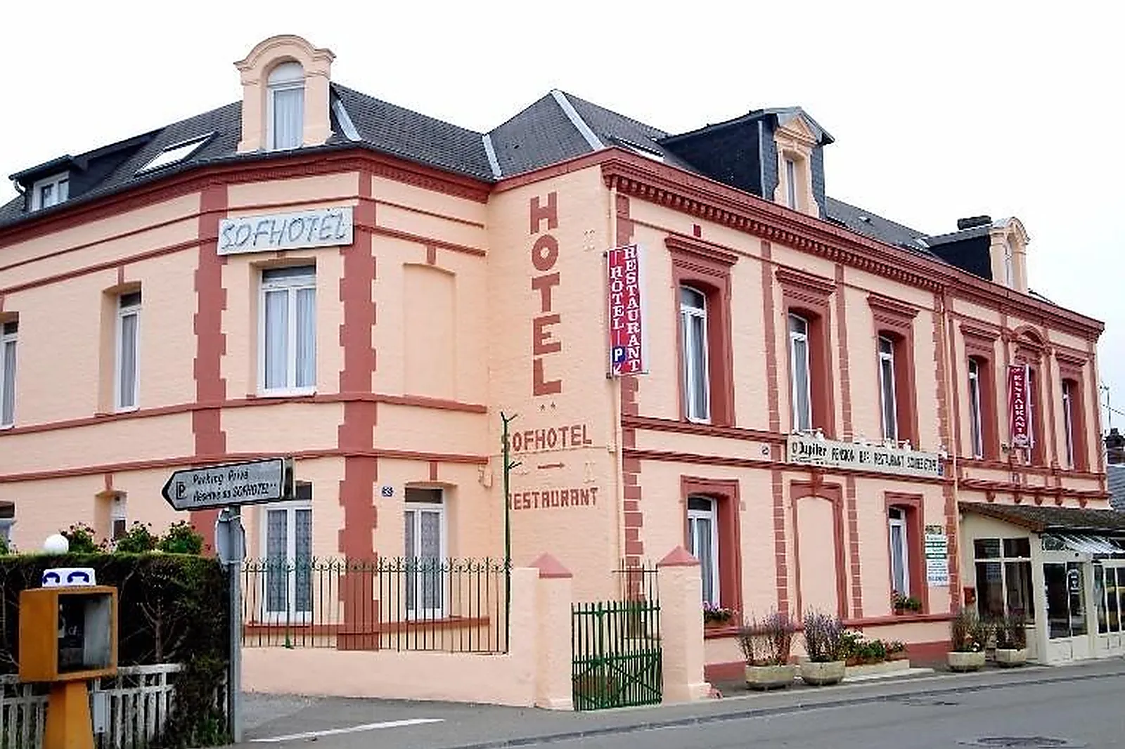 Lieux événementiels, HÔTEL RESTAURANT AU SOFHÔTEL