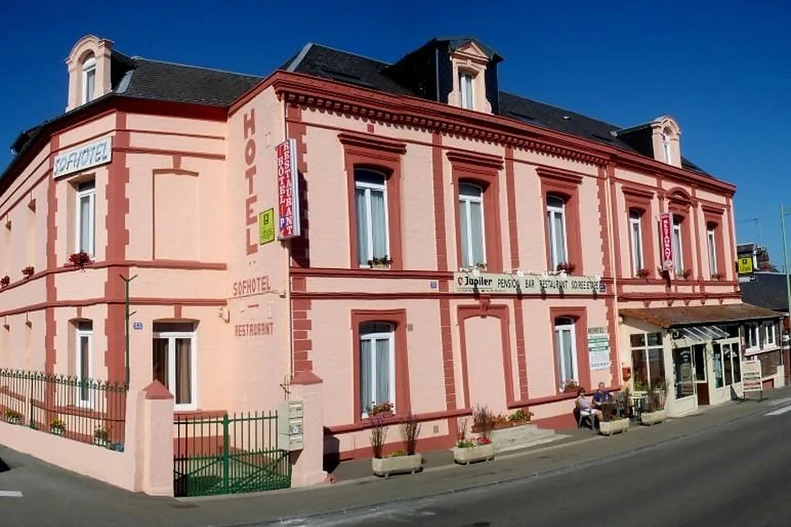 Lieux événementiels, HÔTEL RESTAURANT AU SOFHÔTEL