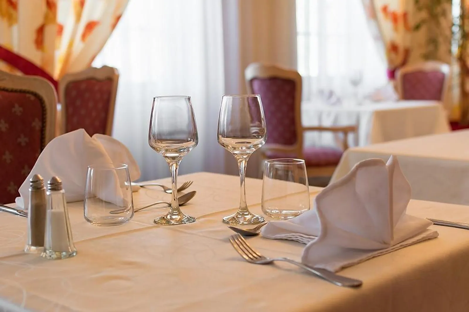 Lieux événementiels, HÔTEL RESTAURANT DE CHAMPAGNE