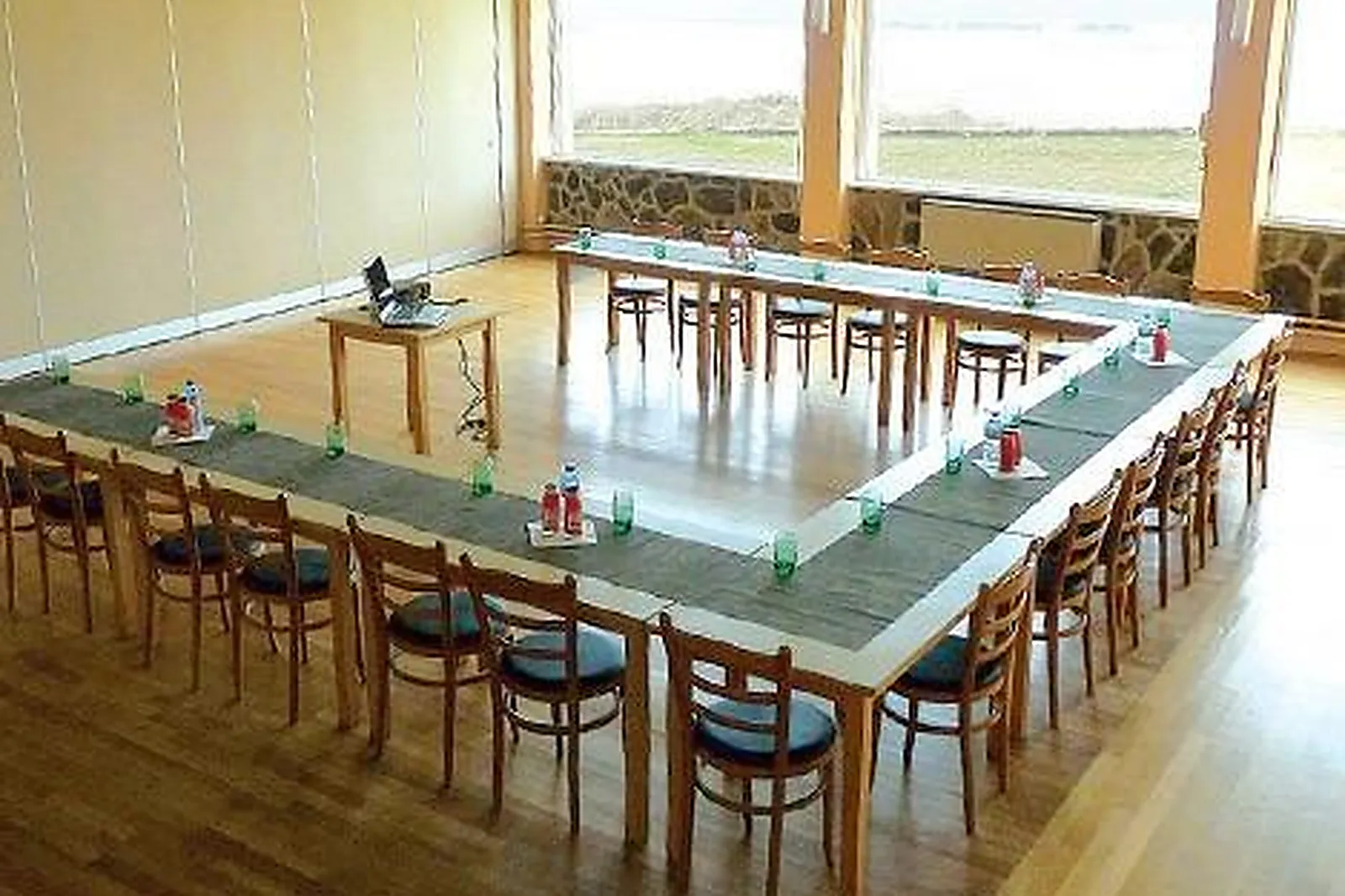 Lieux événementiels, HÔTEL RESTAURANT DE LA BAIE DES TRÉPASSÉS