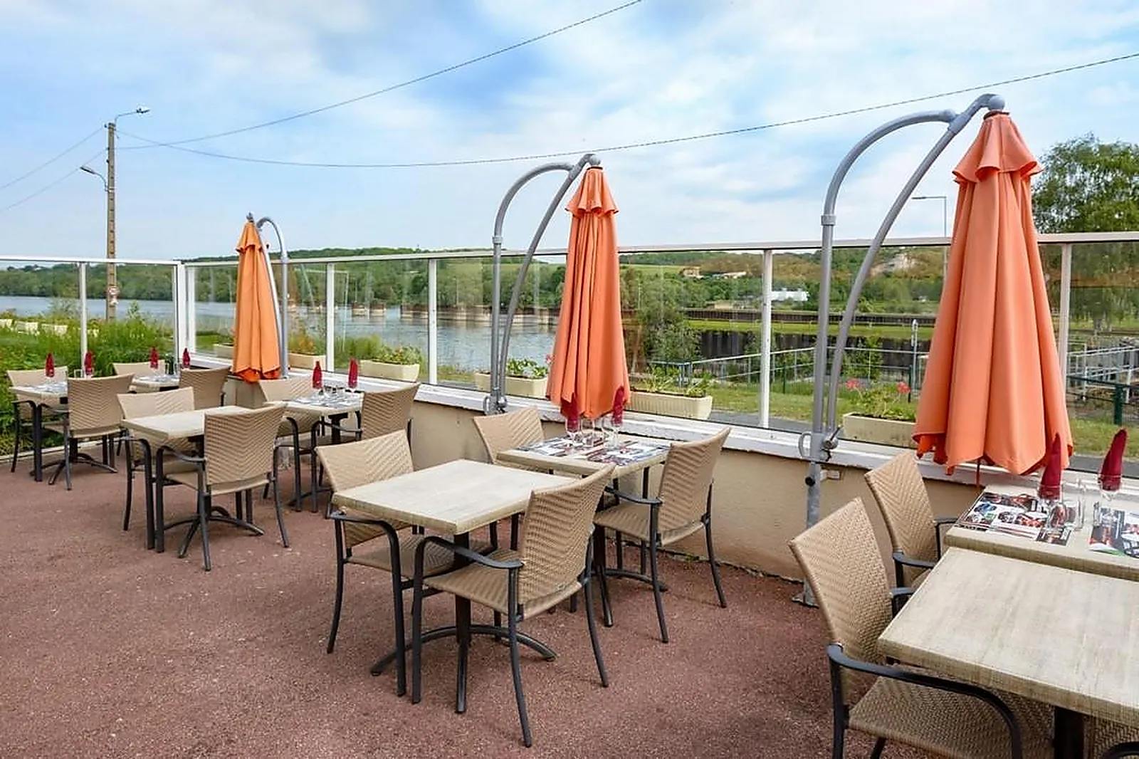 Lieux événementiels, HÔTEL RESTAURANT DES 4 ECLUSES