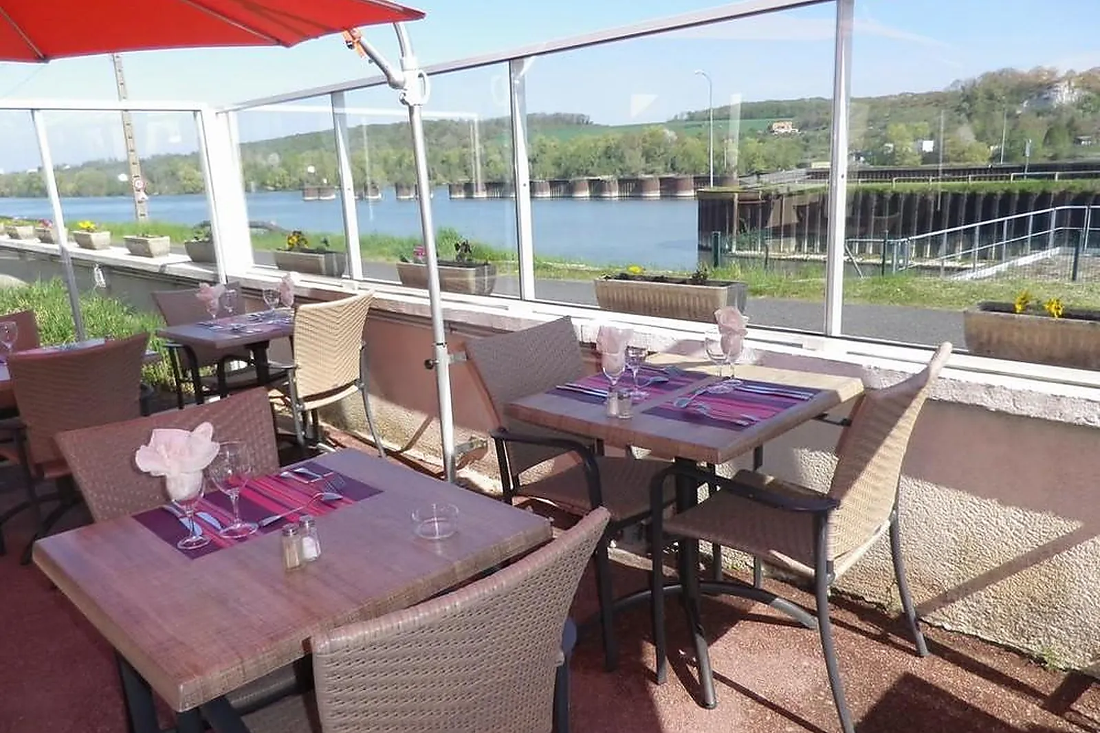 Lieux événementiels, HÔTEL RESTAURANT DES 4 ECLUSES