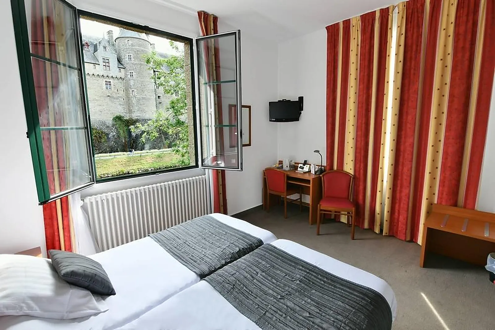 Lieux événementiels, HÔTEL RESTAURANT DU CHÂTEAU