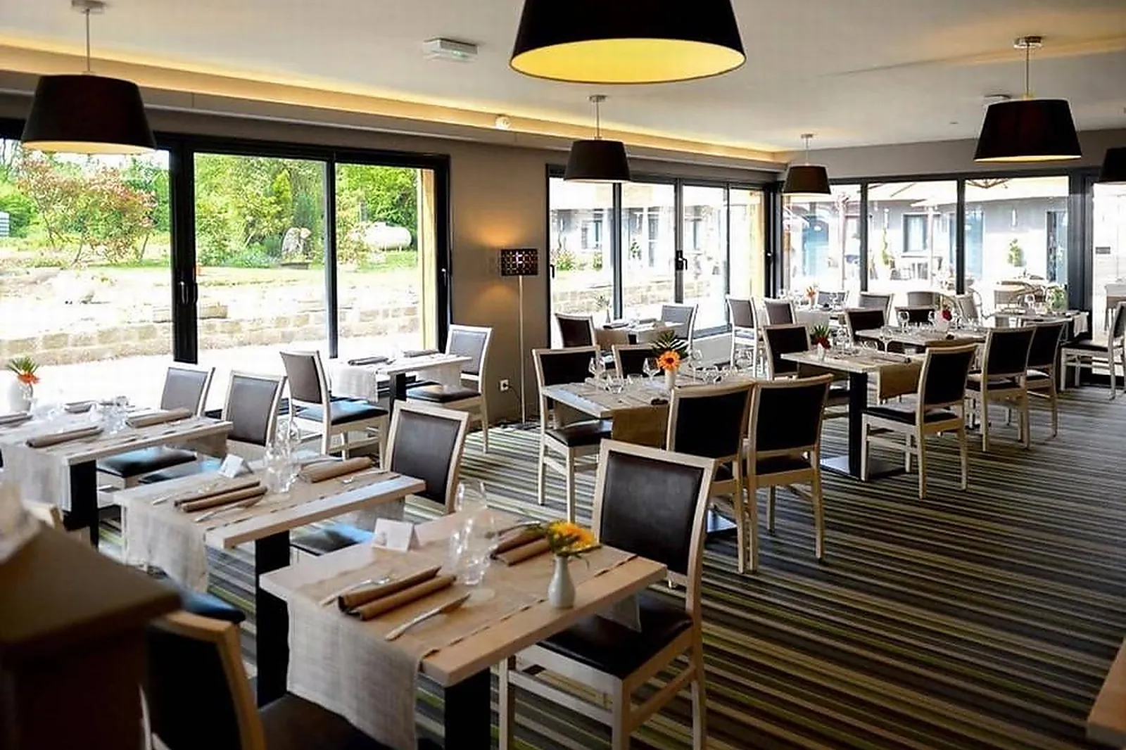 Lieux événementiels, HÔTEL RESTAURANT LA LENTILLÈRE