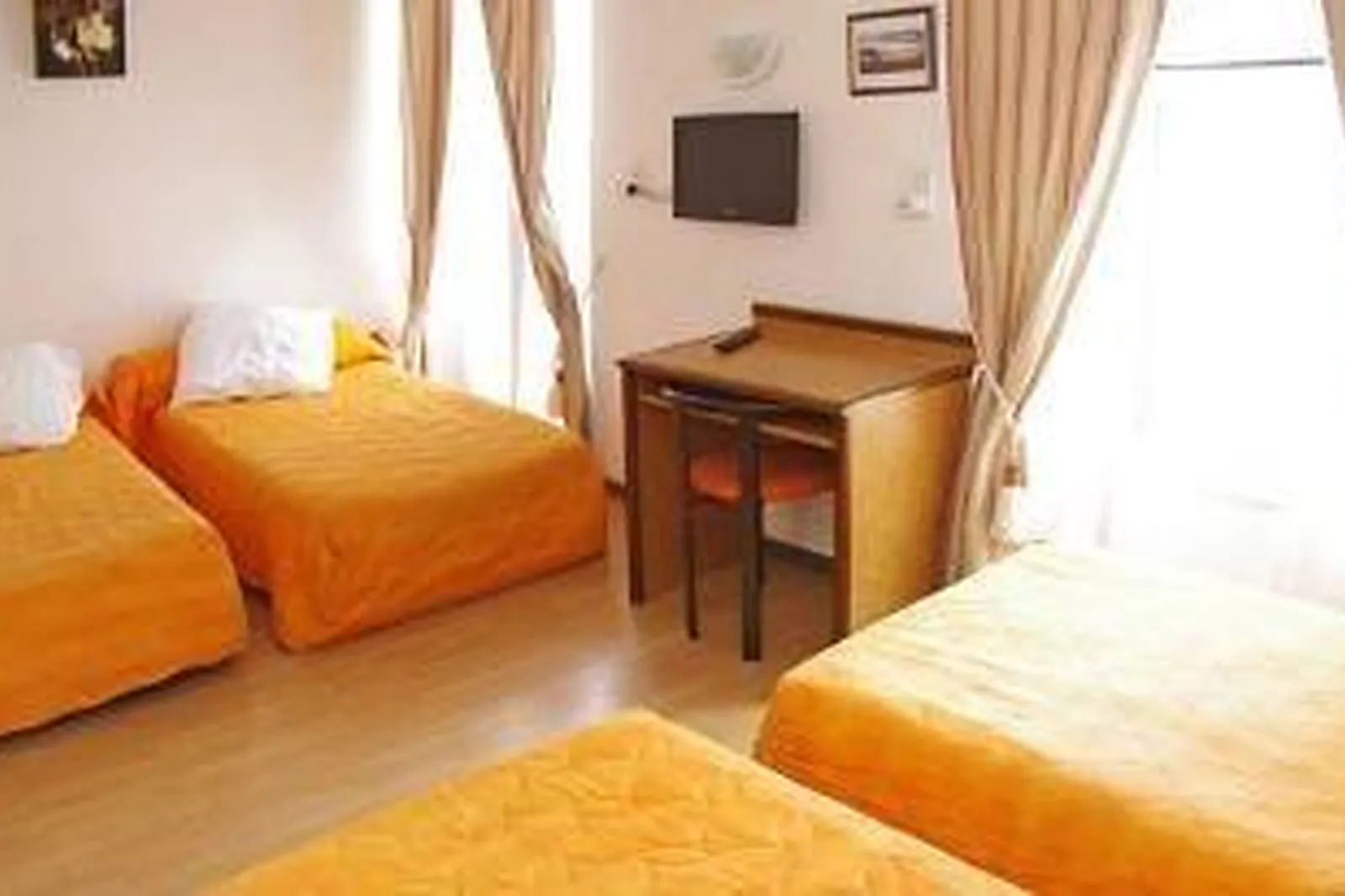 Lieux événementiels, HÔTEL RESTAURANT LE LION D'OR