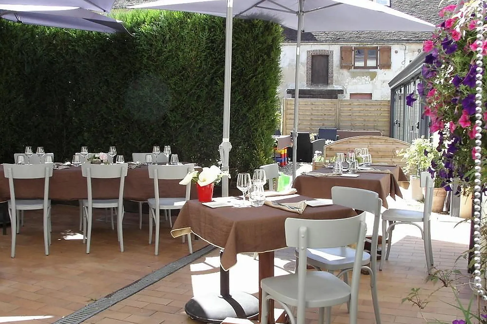 Lieux événementiels, HÔTEL RESTAURANT LE MONTLIGEON