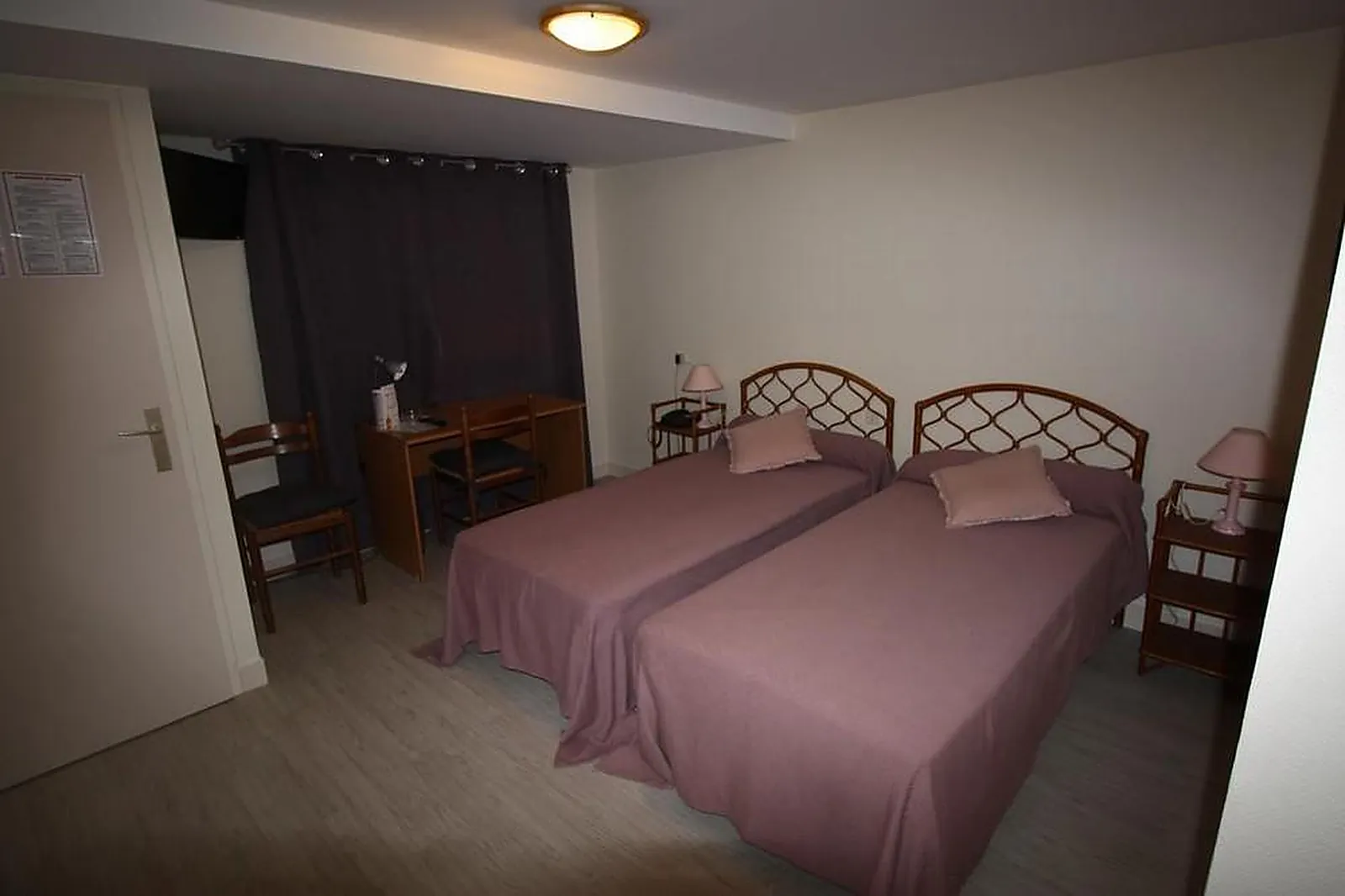 Lieux événementiels, HÔTEL RESTAURANT LES DEUX SAPINS