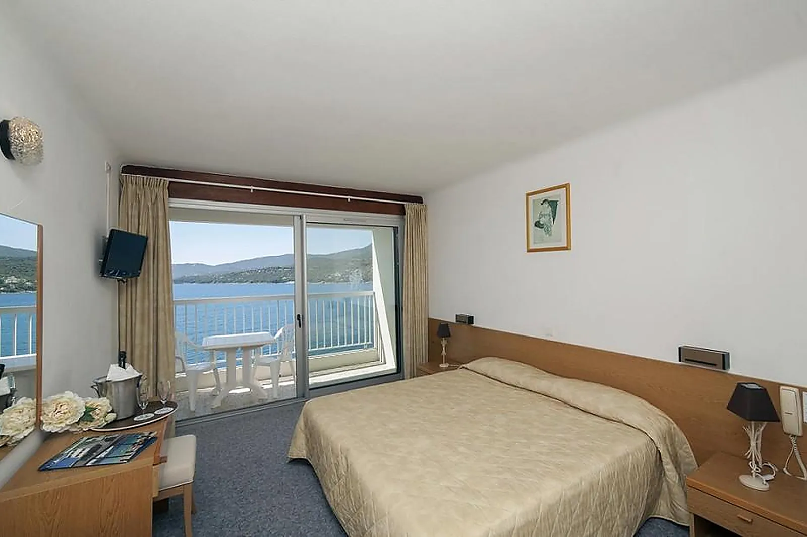 Lieux événementiels, HÔTEL ROC E MARE