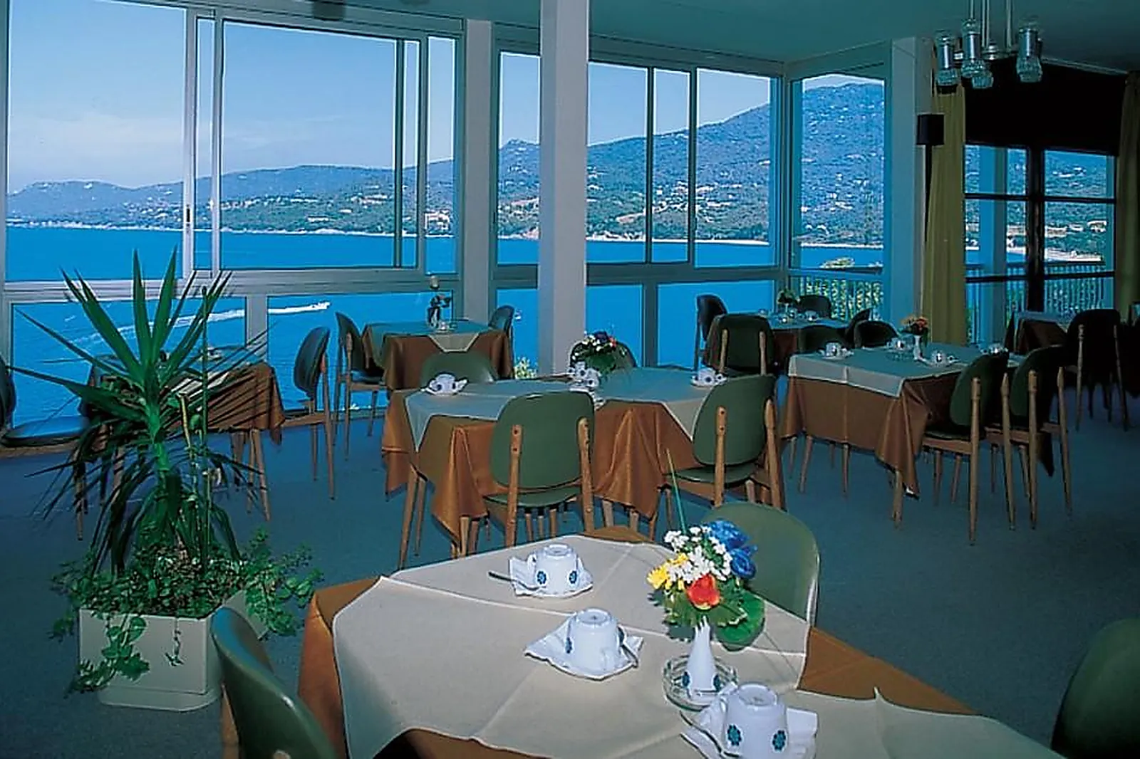 Lieux événementiels, HÔTEL ROC E MARE