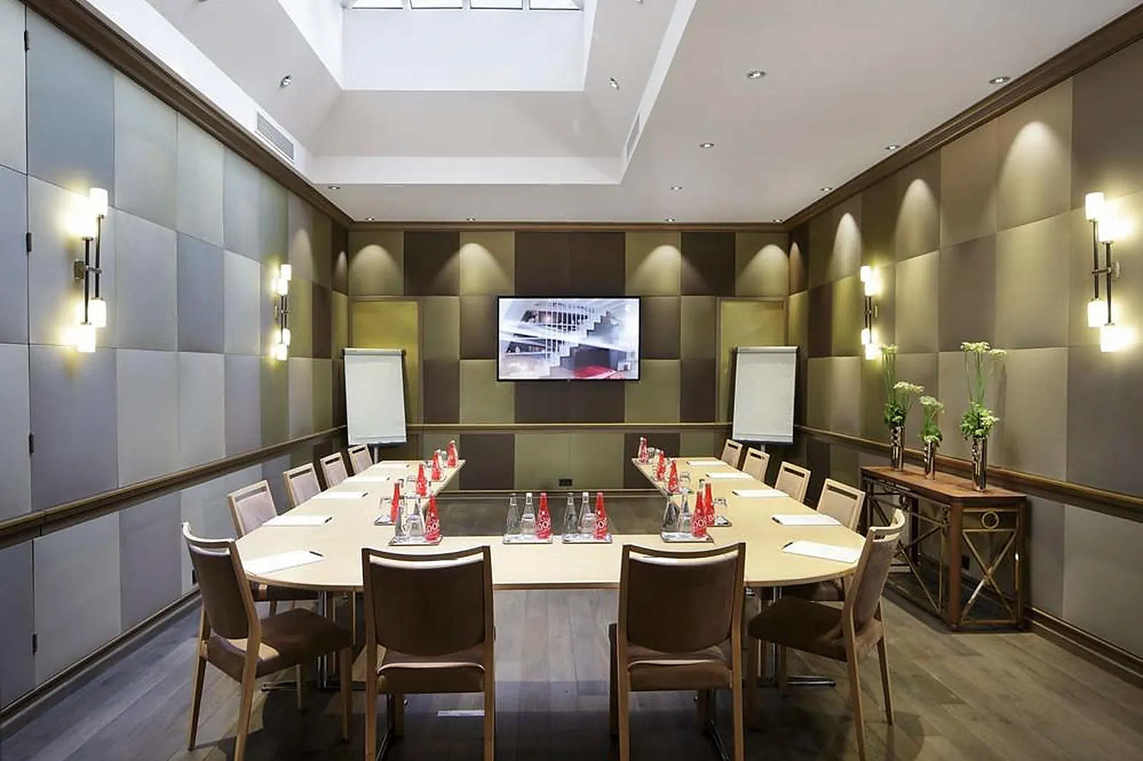 Lieux événementiels, HOTEL ROCHESTER CHAMPS ELYSÉES