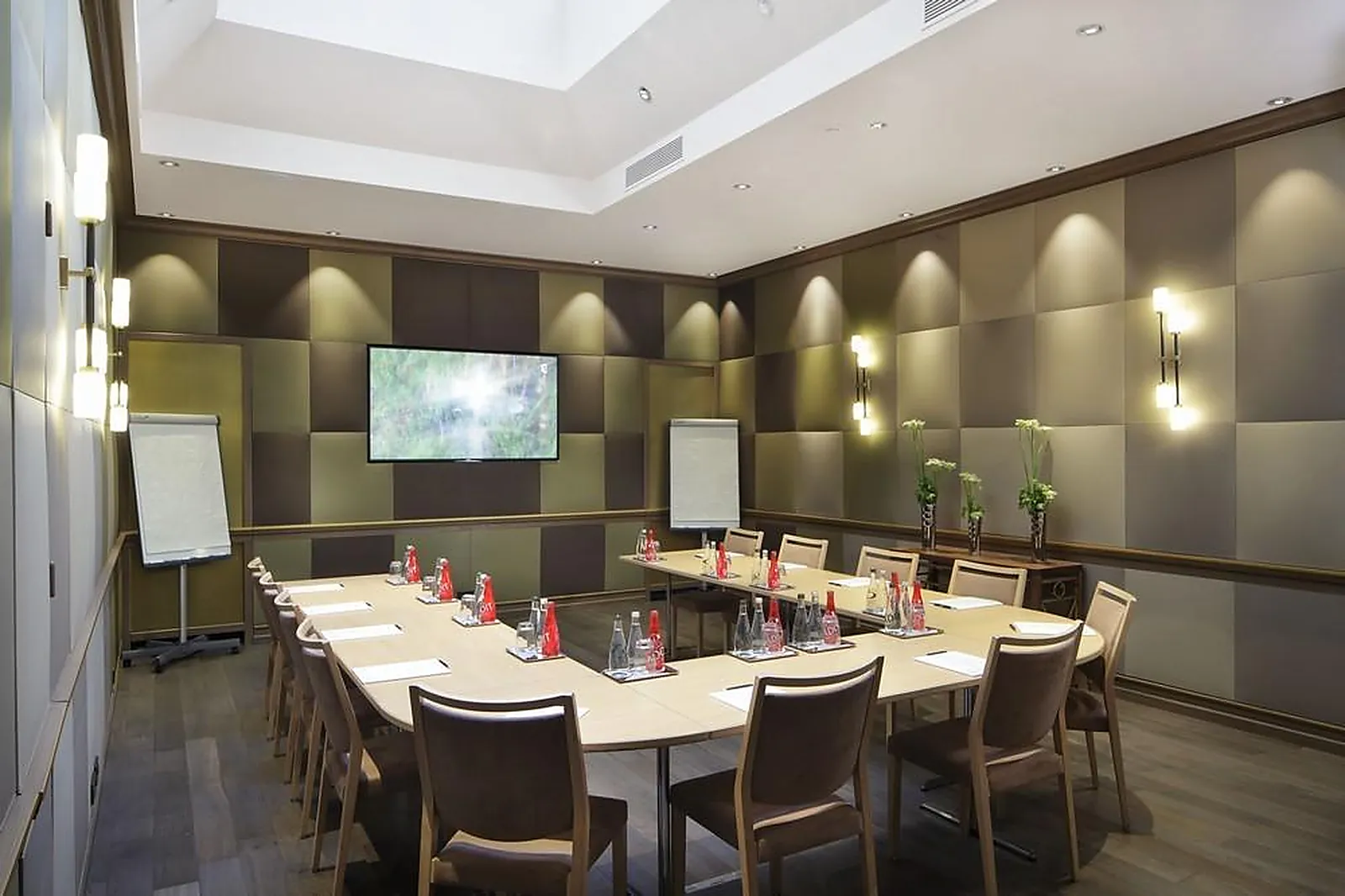 Lieux événementiels, HOTEL ROCHESTER CHAMPS ELYSÉES