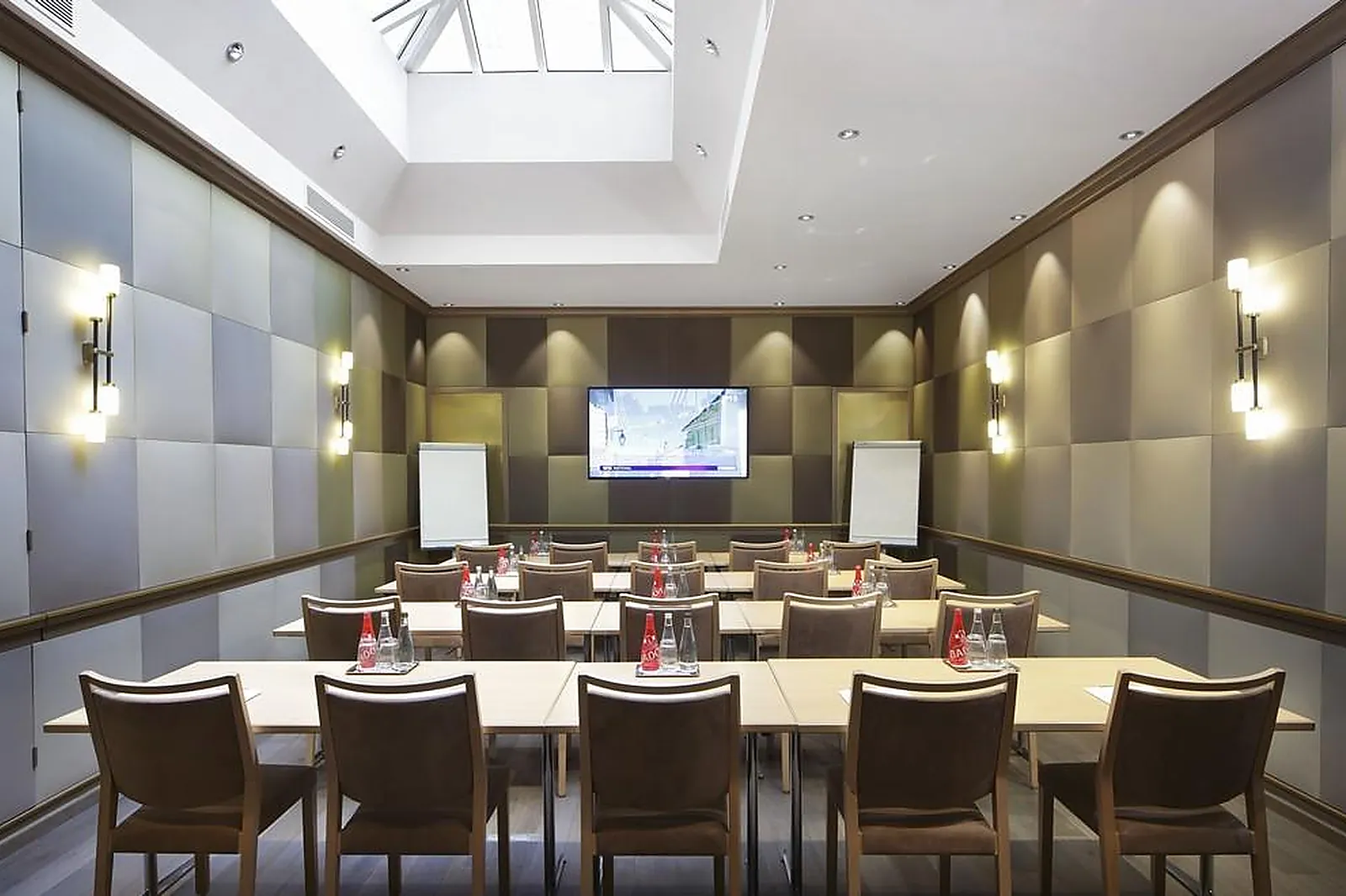 Lieux événementiels, HOTEL ROCHESTER CHAMPS ELYSÉES