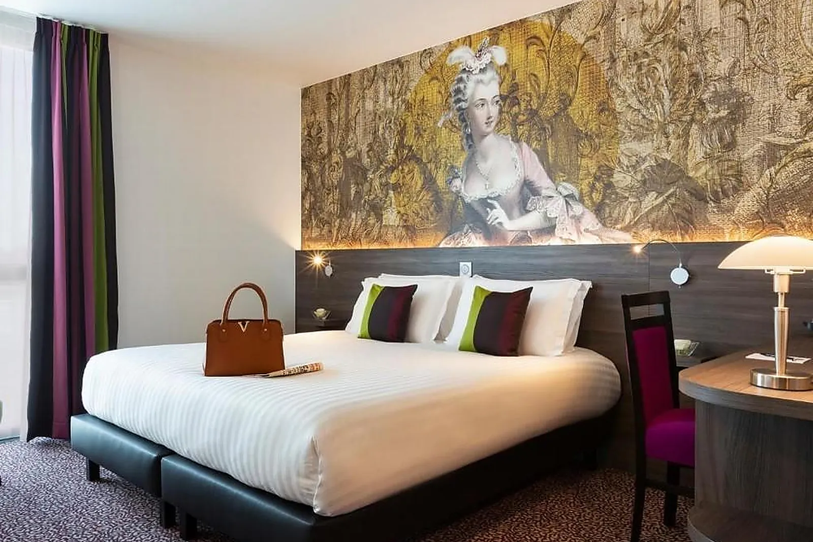 Lieux événementiels, HÔTEL ROI SOLEIL PRESTIGE PLAISIR