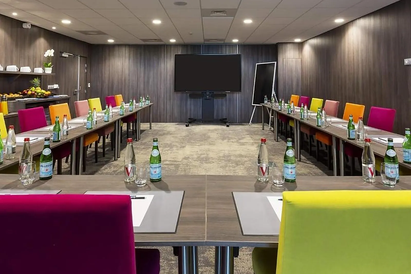 Lieux événementiels, HÔTEL ROI SOLEIL PRESTIGE PLAISIR