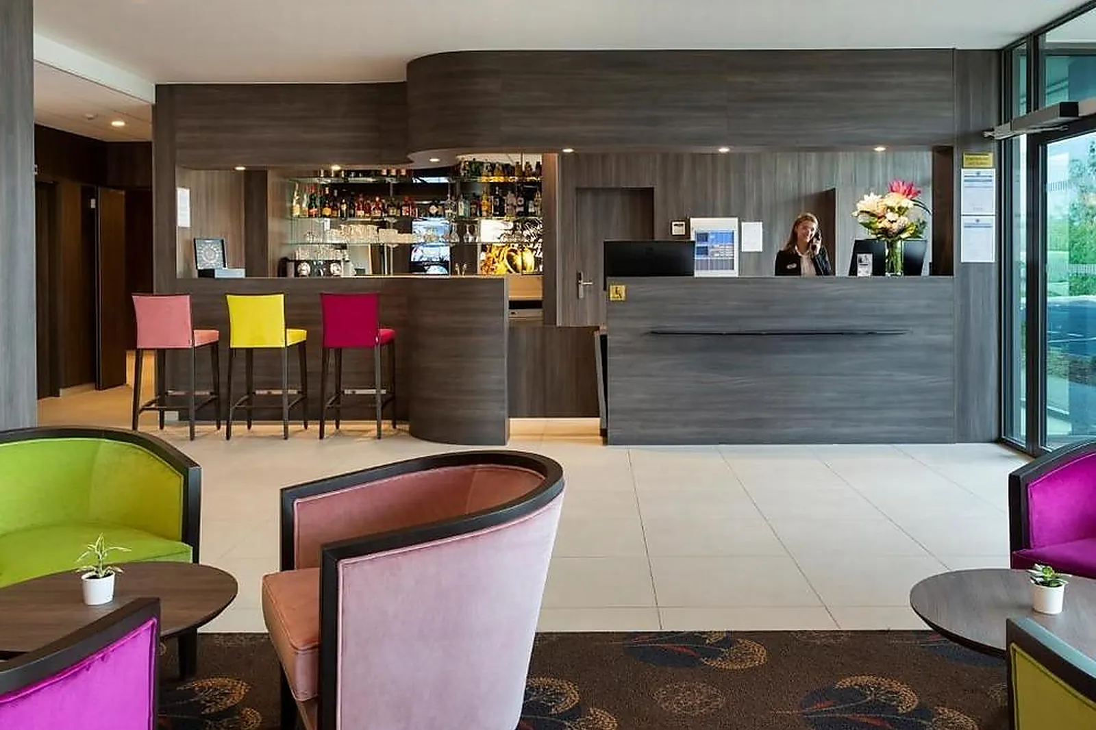 Lieux événementiels, HÔTEL ROI SOLEIL PRESTIGE PLAISIR