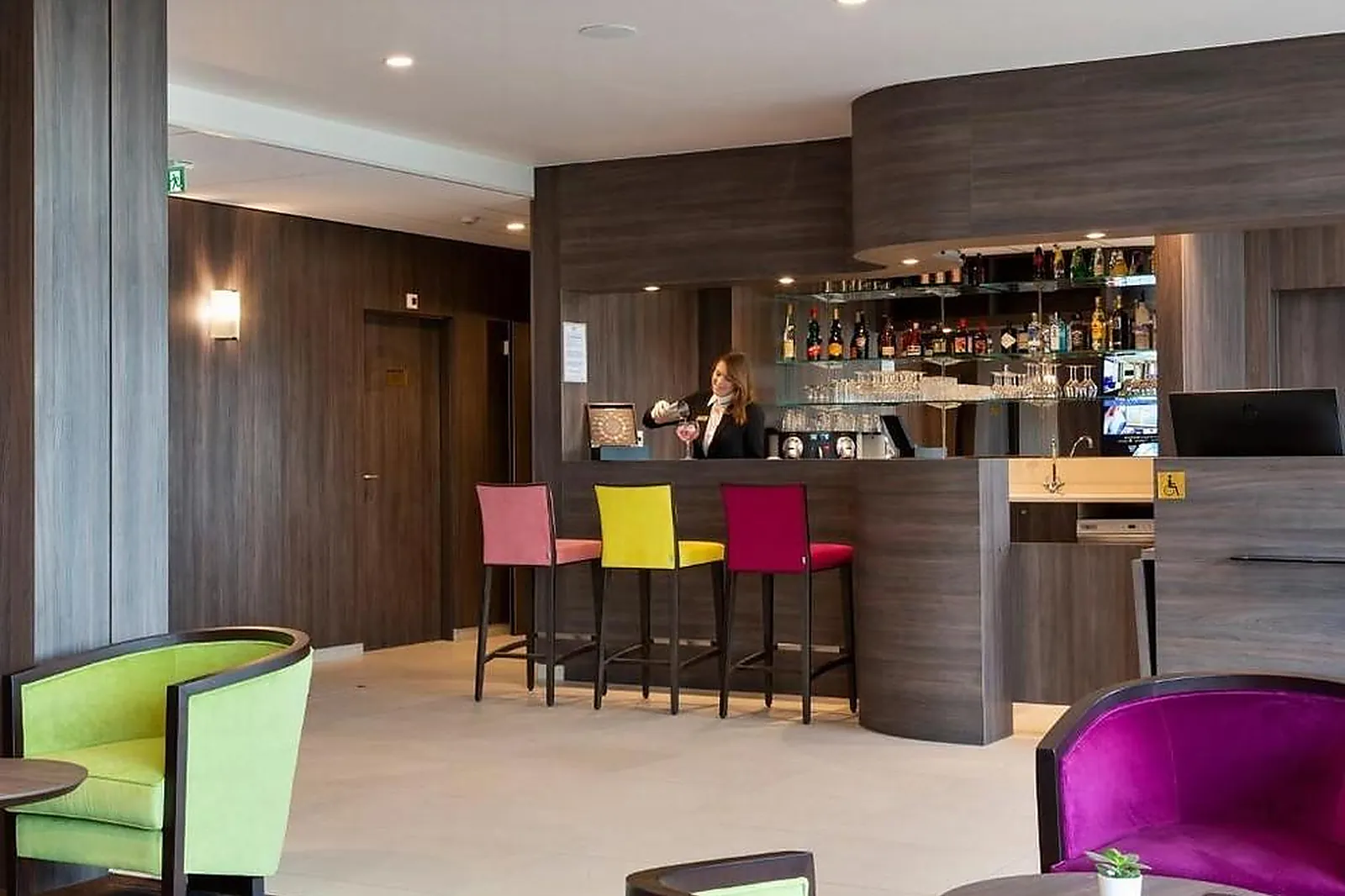 Lieux événementiels, HÔTEL ROI SOLEIL PRESTIGE PLAISIR