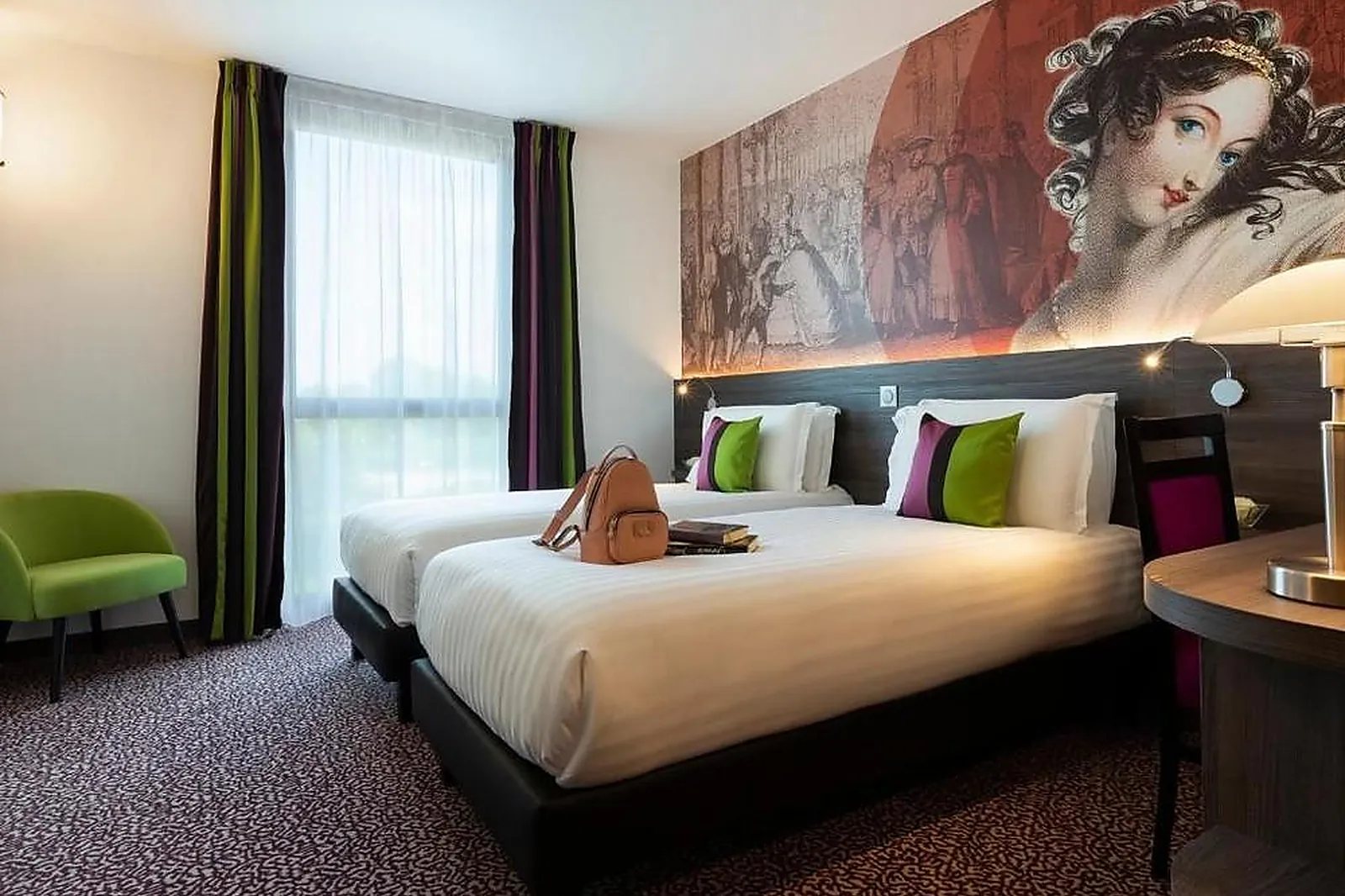 Lieux événementiels, HÔTEL ROI SOLEIL PRESTIGE PLAISIR