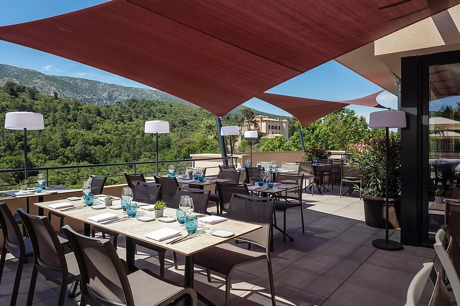 Lieux événementiels, HÔTEL SAINTE-VICTOIRE VAUVENARGUES