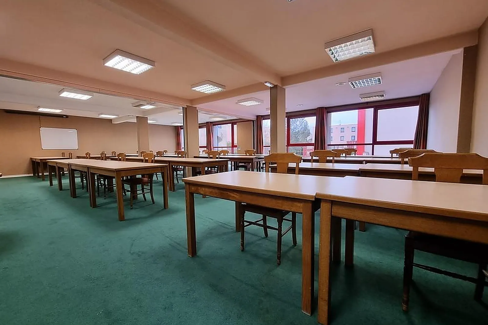 Lieux événementiels, HÔTEL SIATEL CHATEAUFARINE