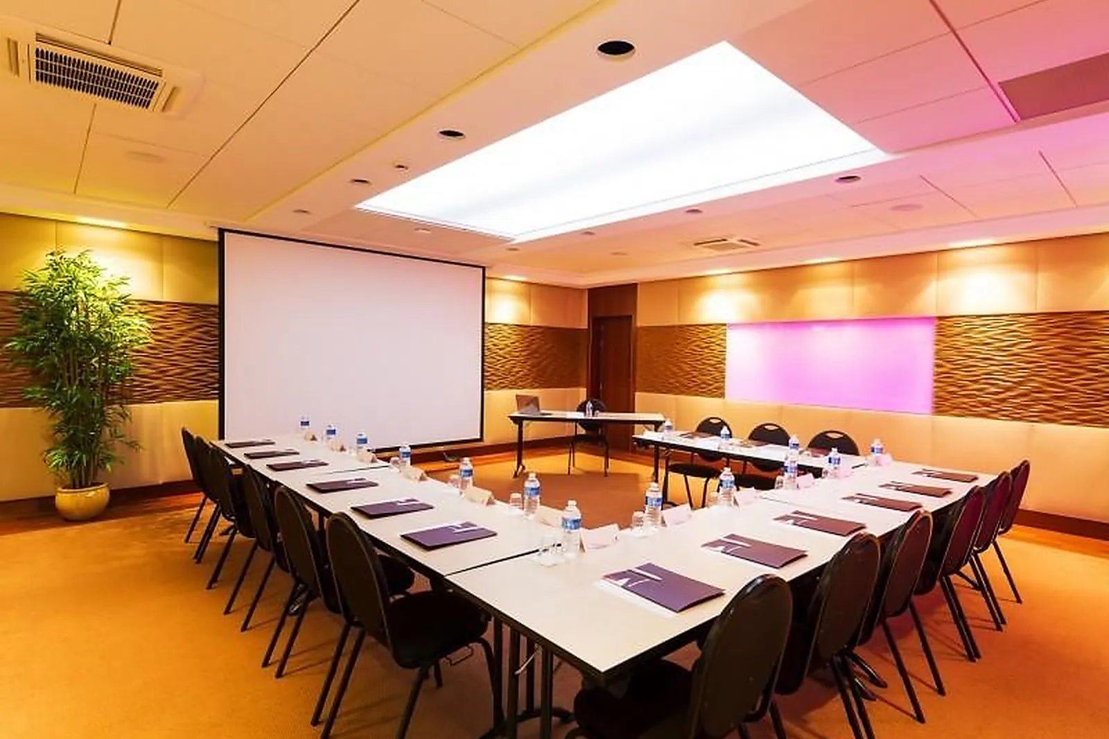 Lieux événementiels, HÔTEL SPA CASINO