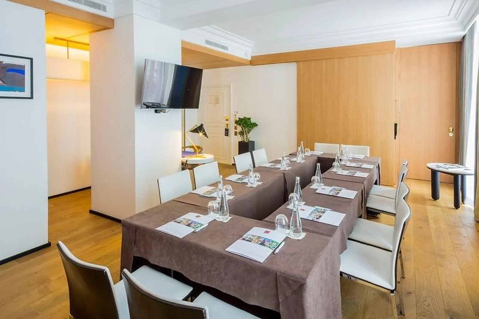 Lieux événementiels, HÔTEL VERNET PARIS CHAMPS ELYSÉES