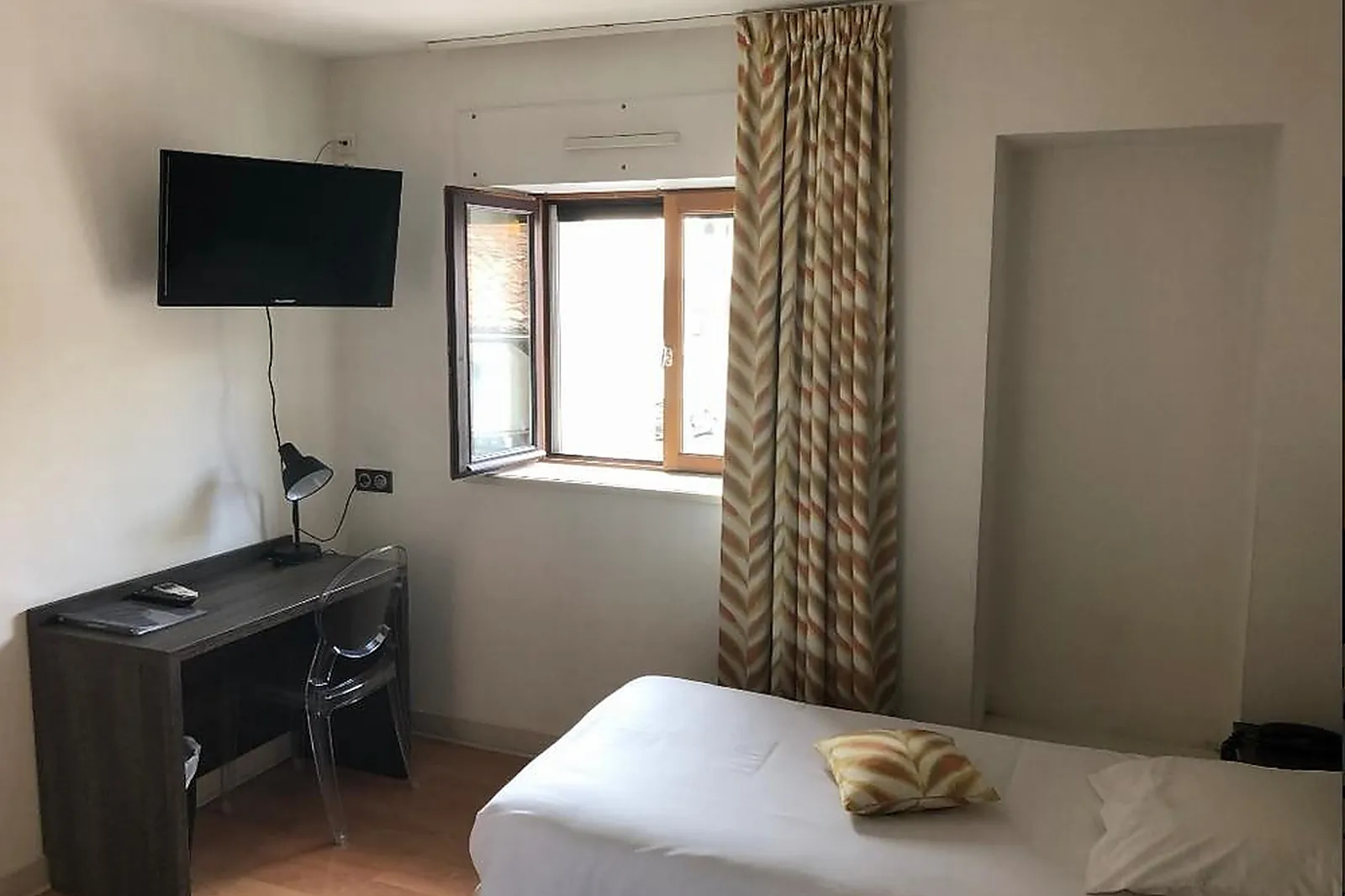 Lieux événementiels, HÔTEL VICTOR HUGO