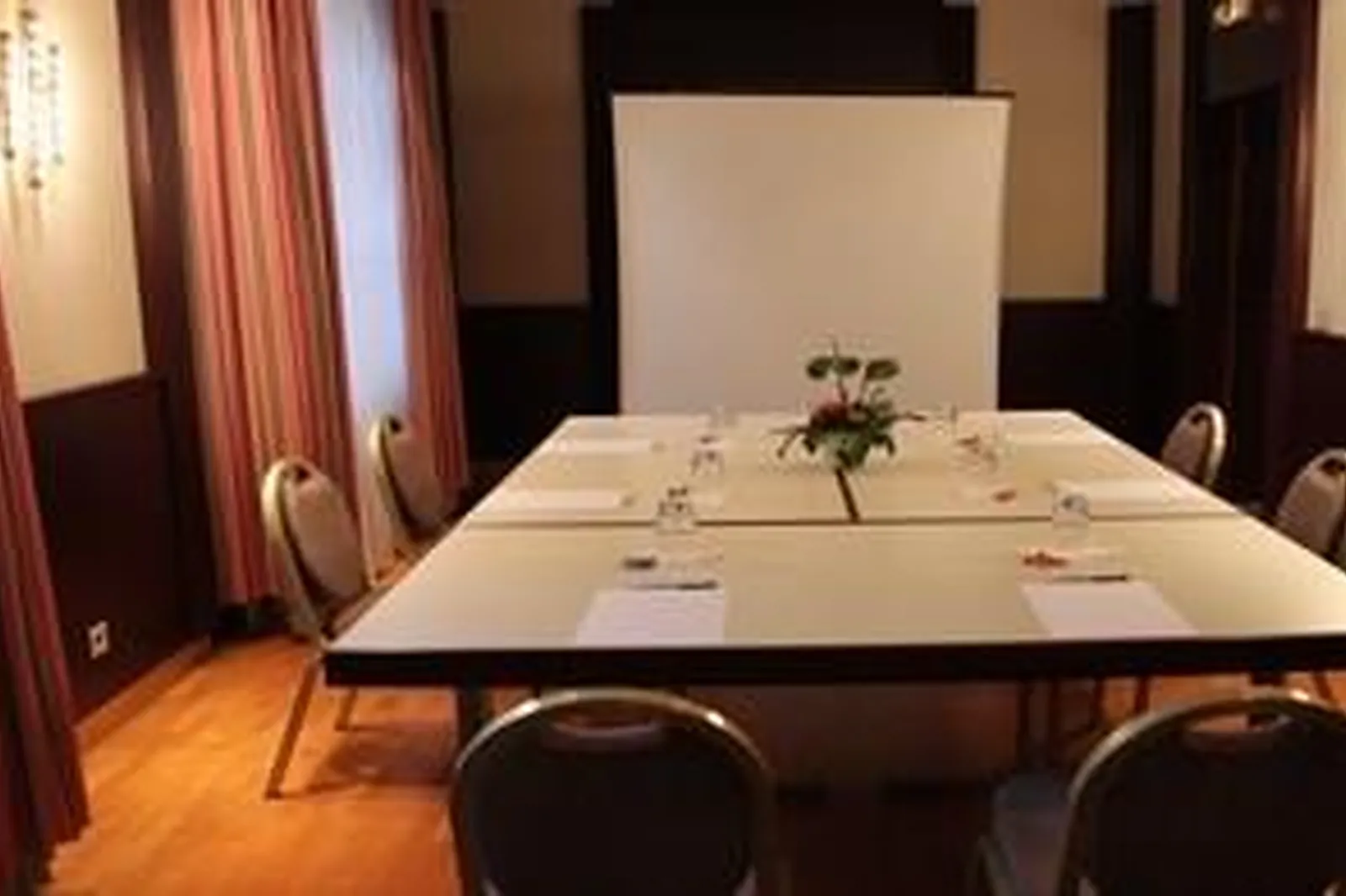 Lieux événementiels, HÔTEL AU BOEUF