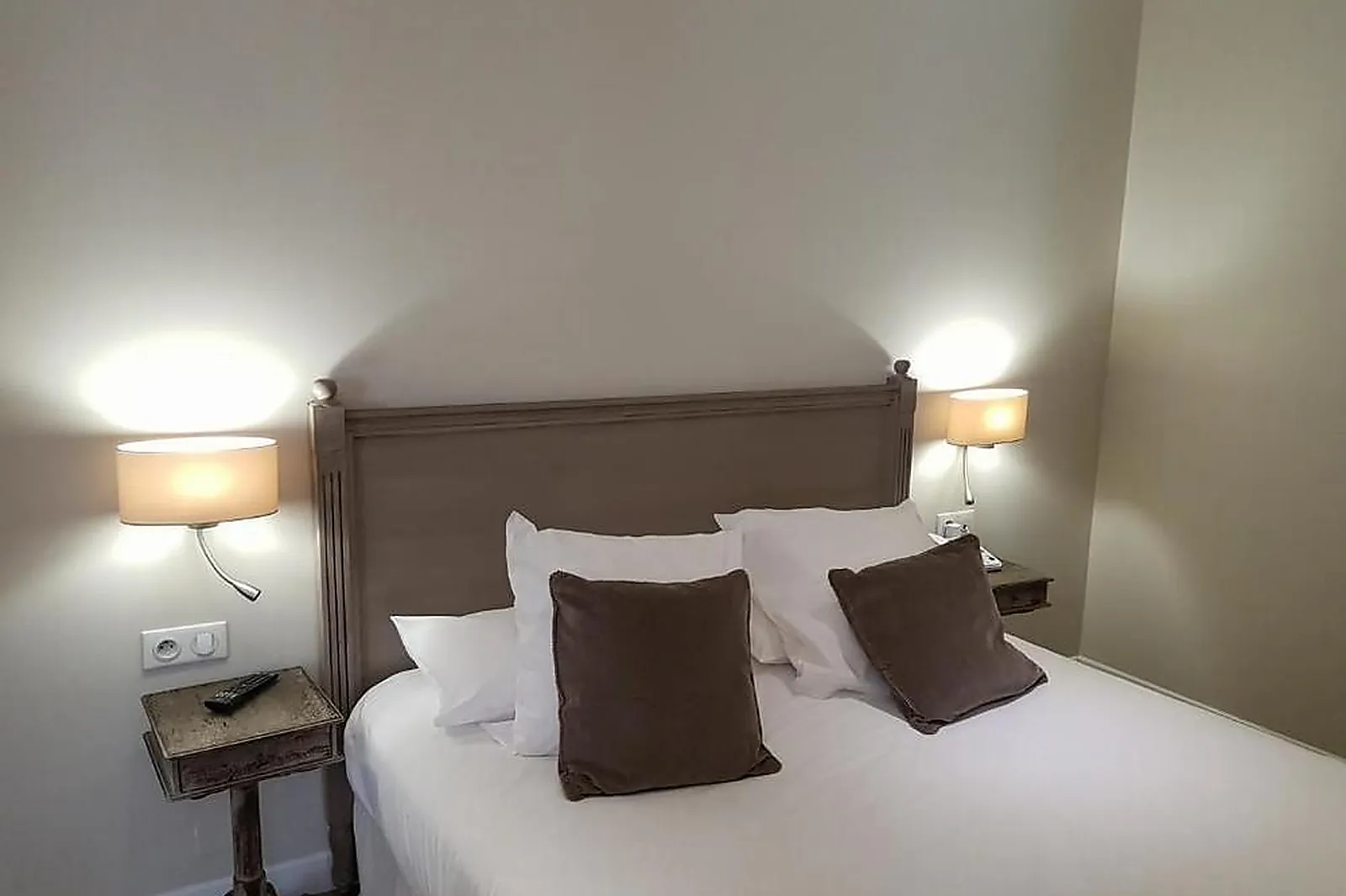 Lieux événementiels, HÔTEL AU BON COIN