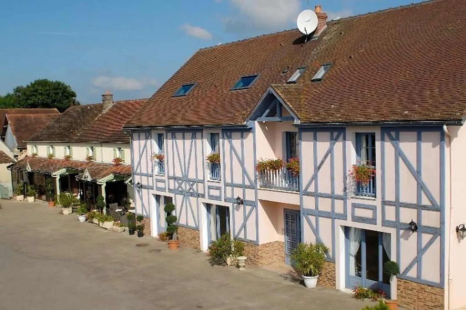 Lieux événementiels, HÔTEL AUX MAISONS