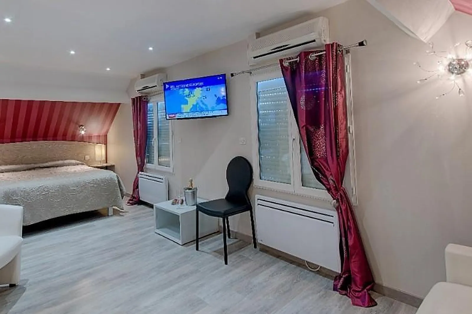 Lieux événementiels, HÔTEL AUX MAISONS