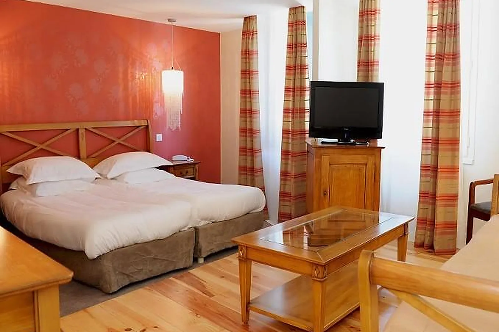 Lieux événementiels, HÔTEL D'ANGLETERRE ARREAU