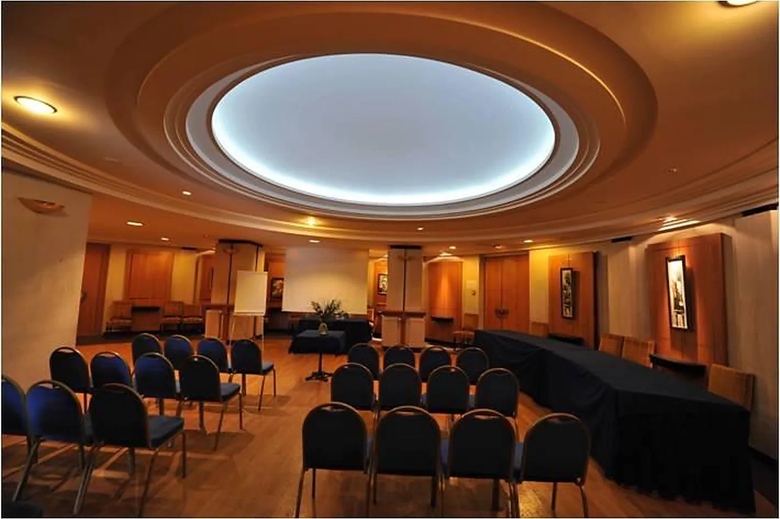 Lieux événementiels, HÔTEL D'ANJOU