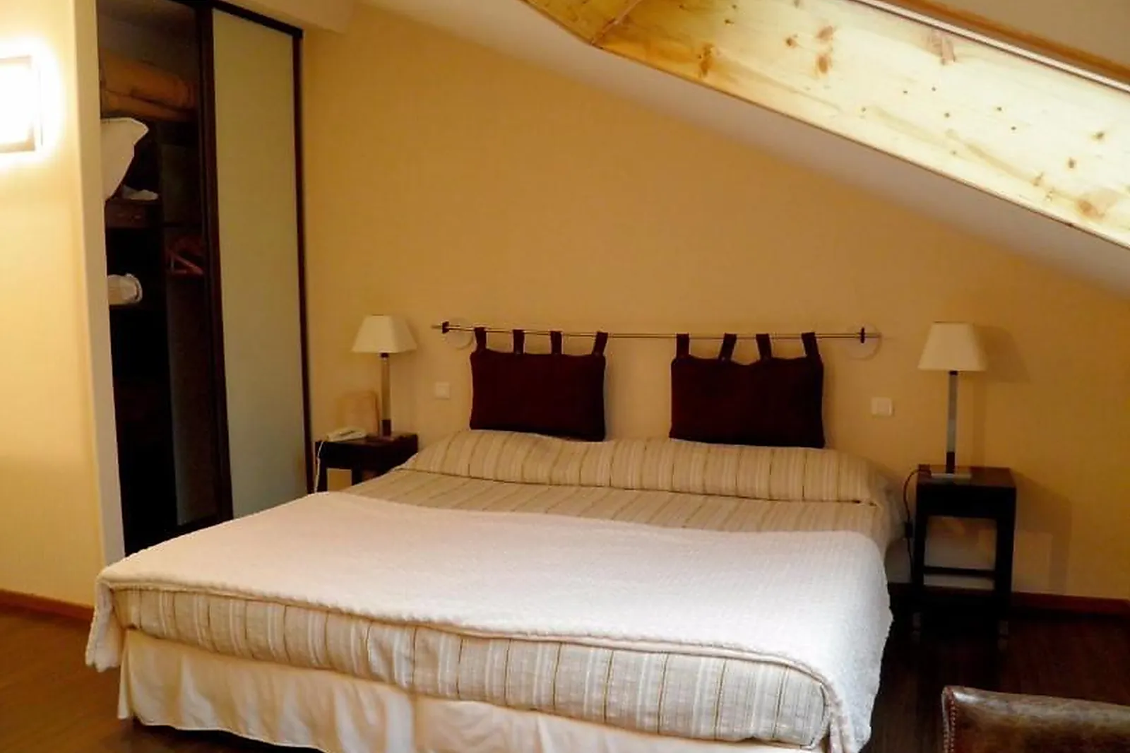 Lieux événementiels, HÔTEL DE BASTARD