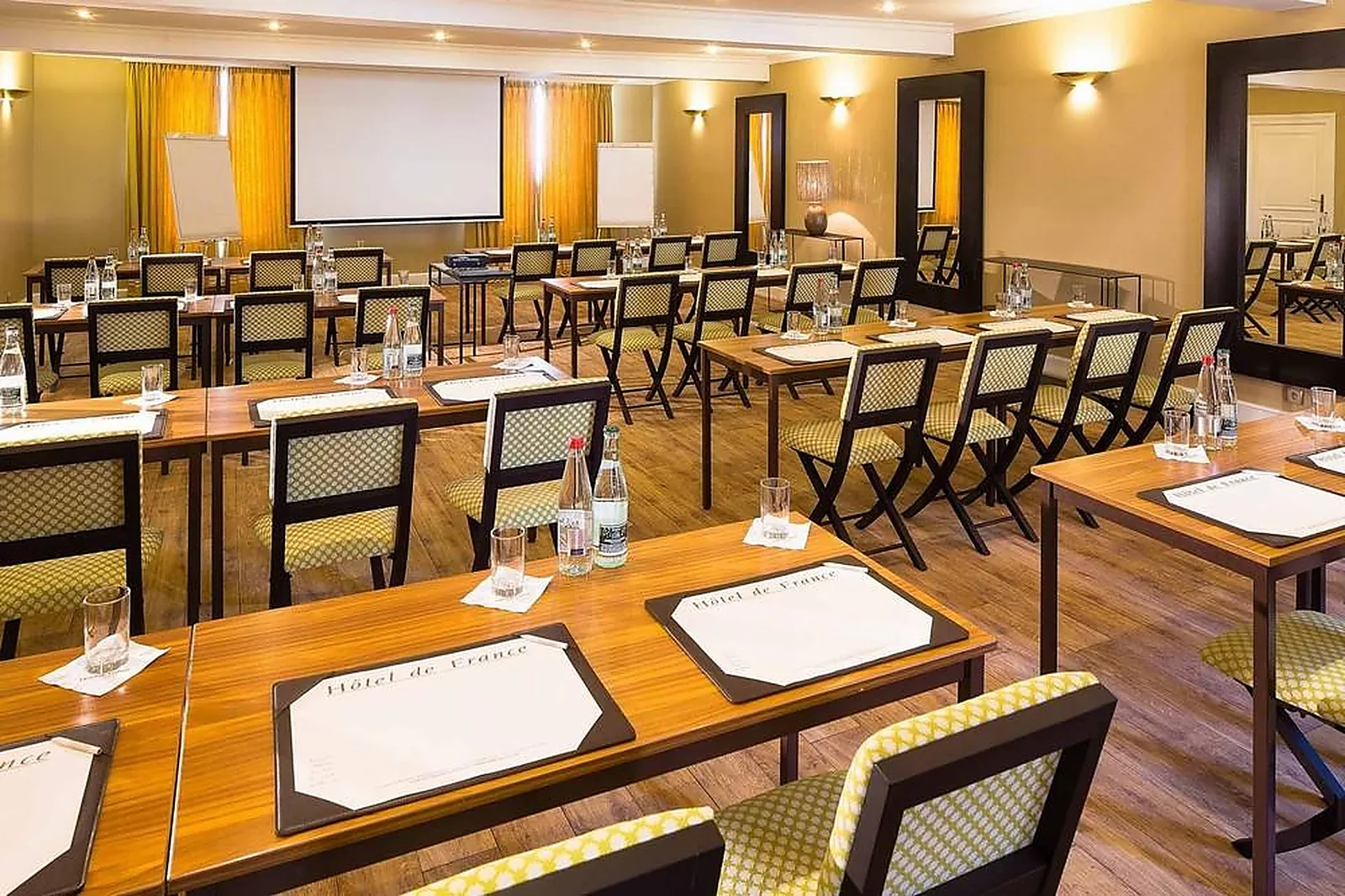 Lieux événementiels, HOTEL DE FRANCE ANGERVILLE