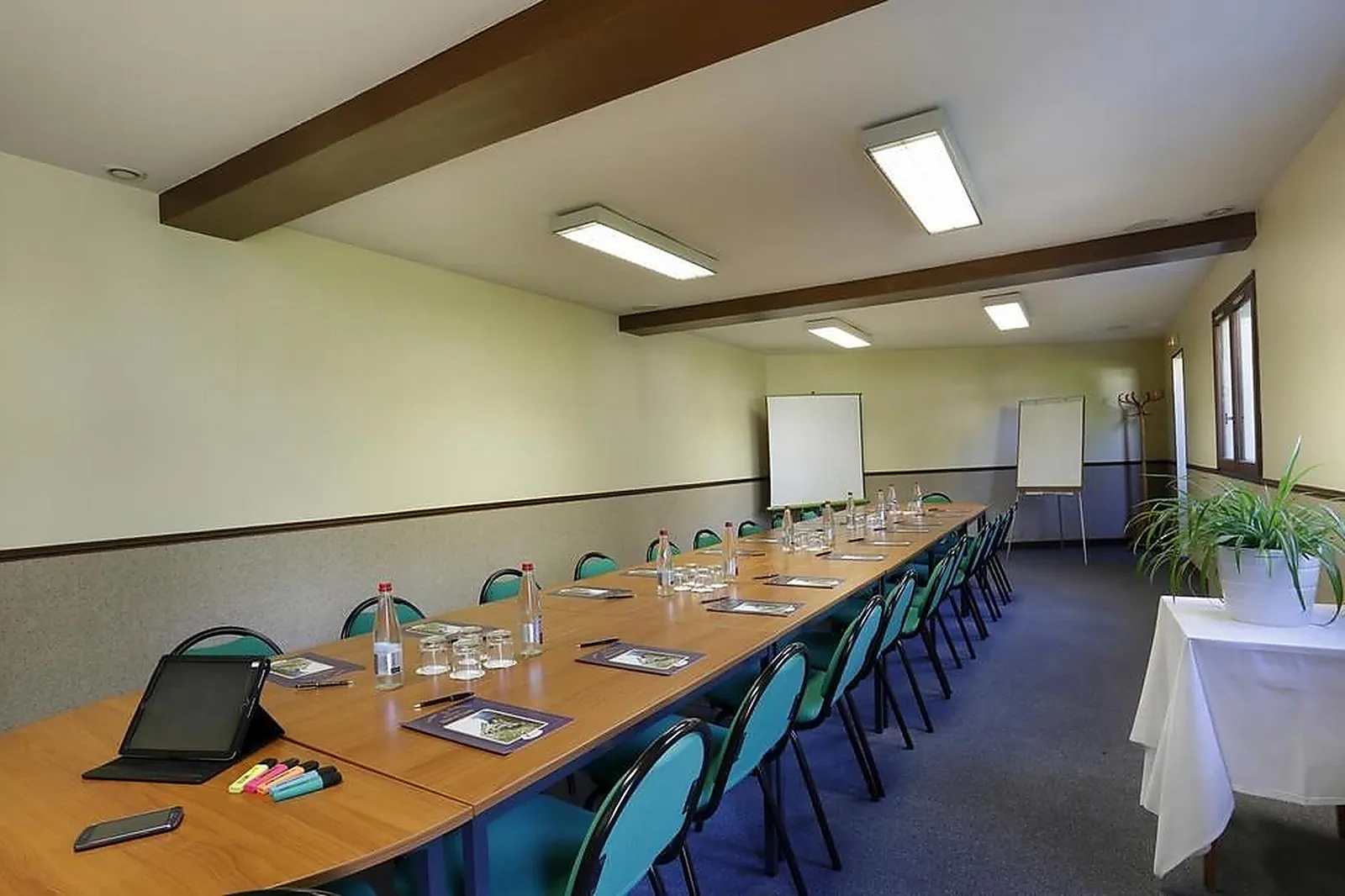 Lieux événementiels, HÔTEL DE FRANCE CONTRES