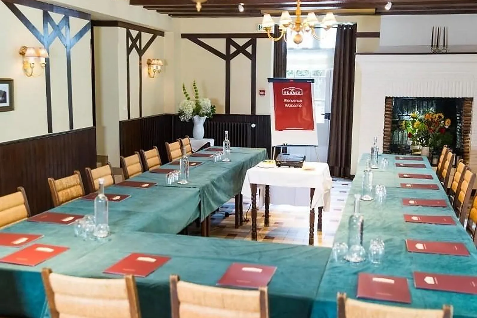 Lieux événementiels, HÔTEL DE FRANCE LA CHARTRE-SUR-LE-LOIR