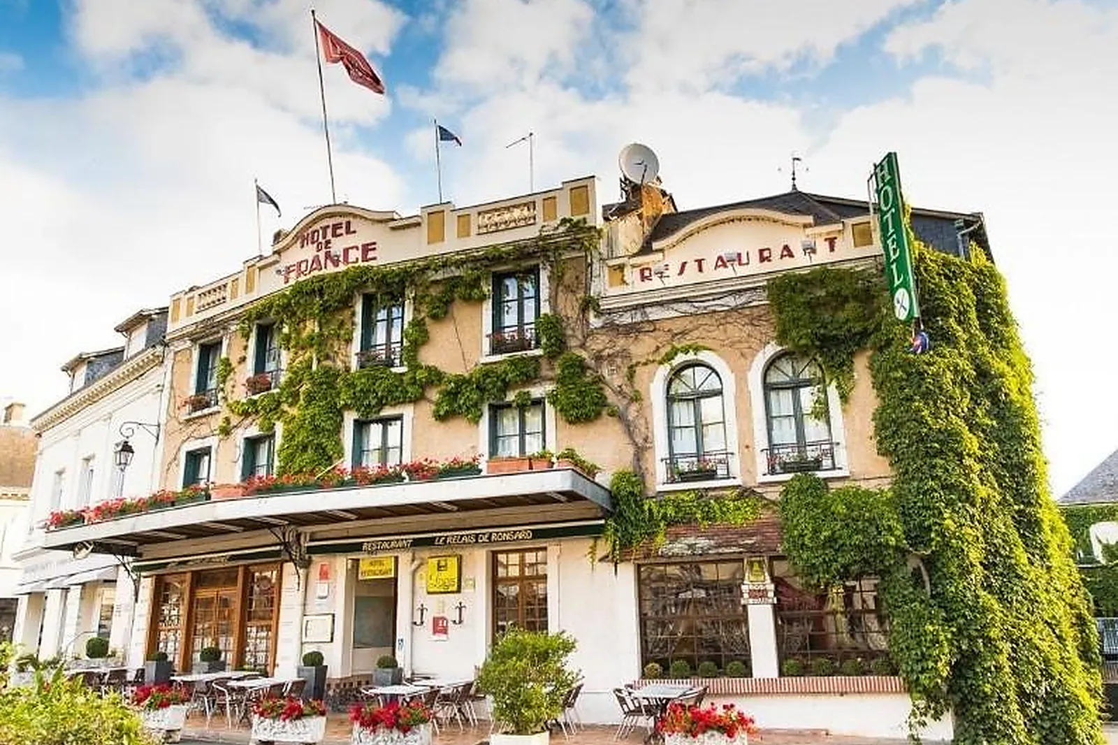 Lieux événementiels, HÔTEL DE FRANCE LA CHARTRE-SUR-LE-LOIR