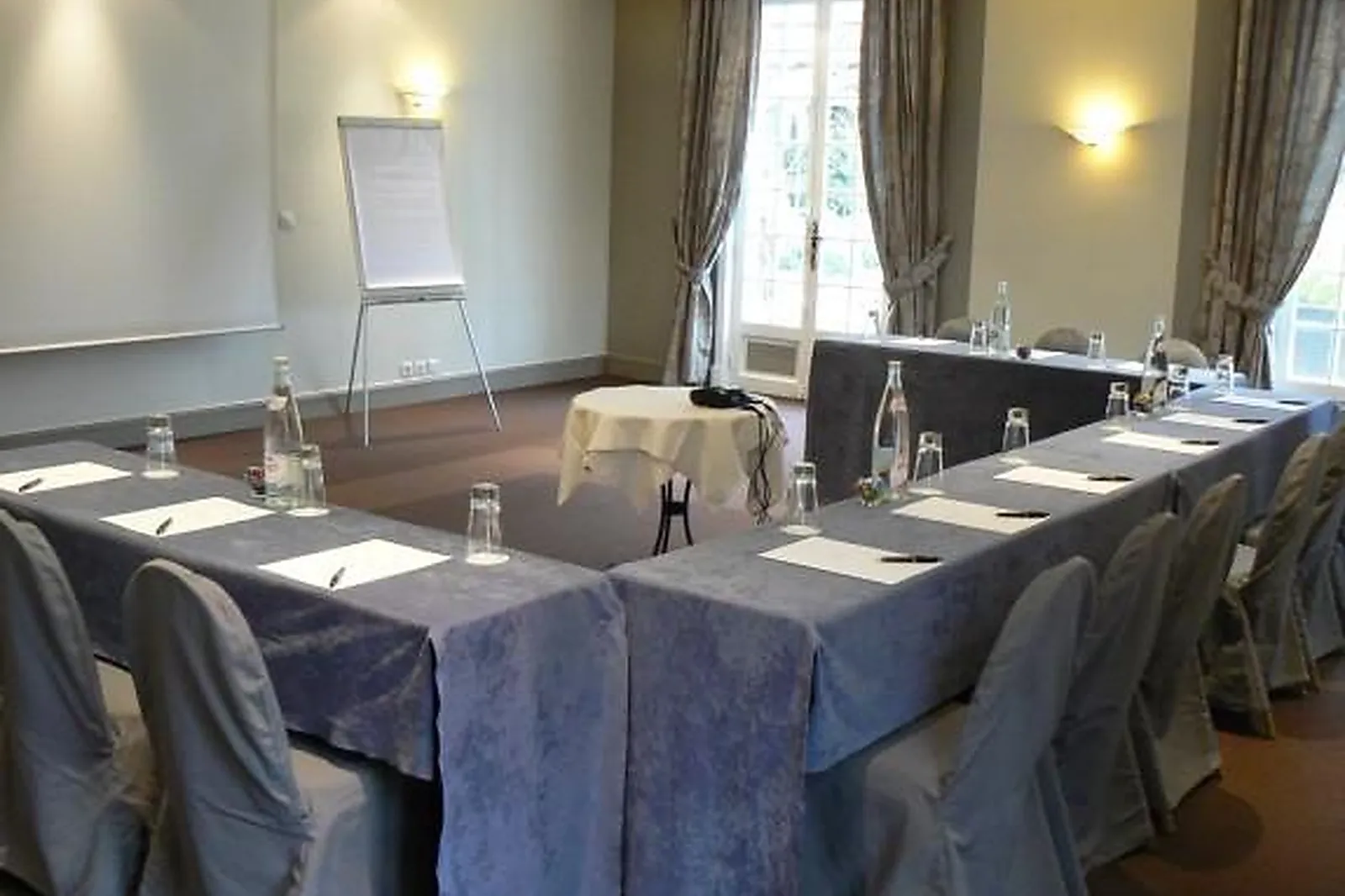 Lieux événementiels, HÔTEL DE MOUGINS