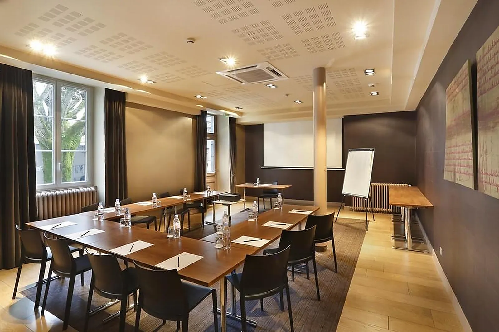 Lieux événementiels, HÔTEL DE PARIS BESANÇON