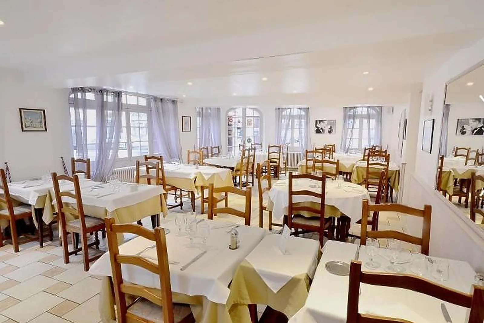 Lieux événementiels, HÔTEL DE L'OURS