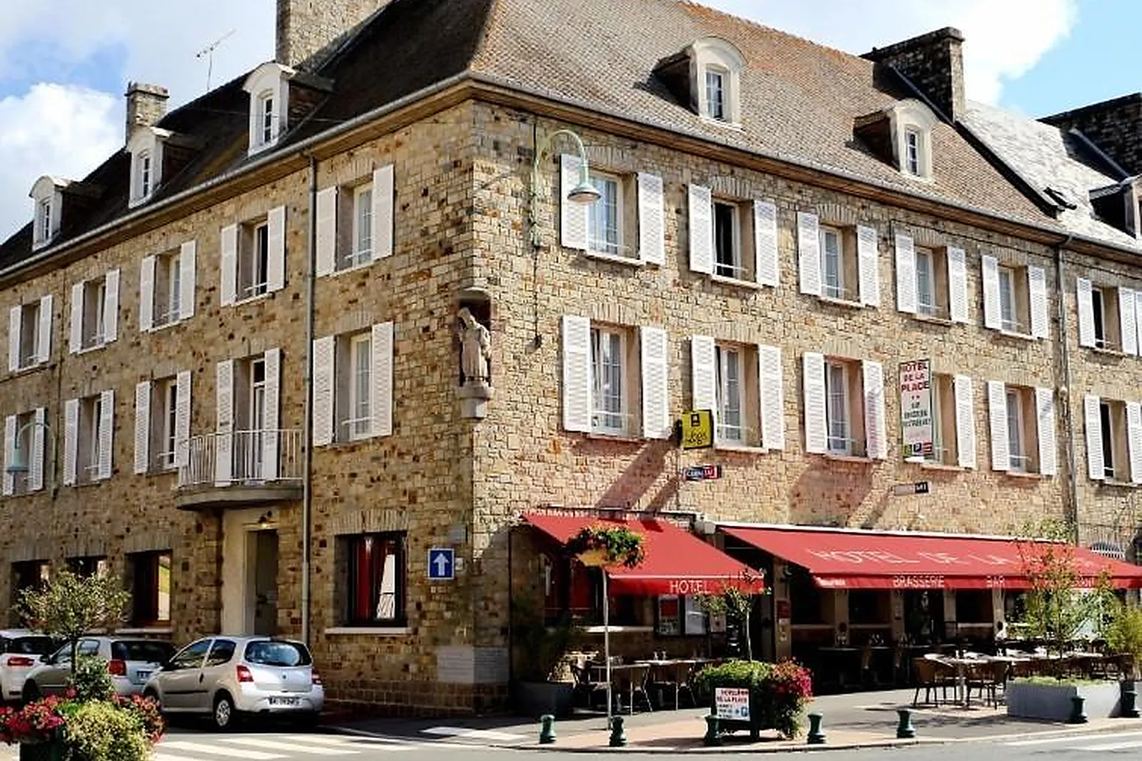 Lieux événementiels, HÔTEL DE LA PLACE AUNAY-SUR-AUDON