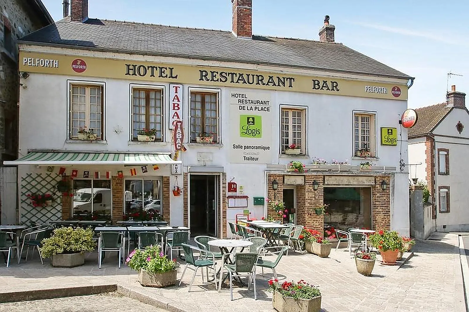 Lieux événementiels, HÔTEL DE LA PLACE MONTMORT LUCY