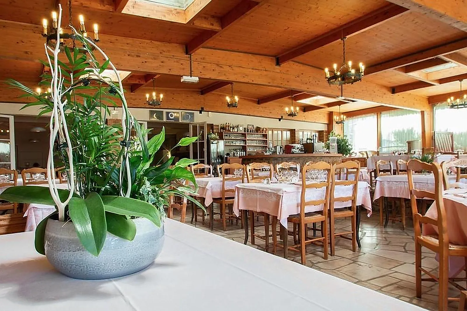 Lieux événementiels, HÔTEL DE LA PLACE MONTMORT LUCY