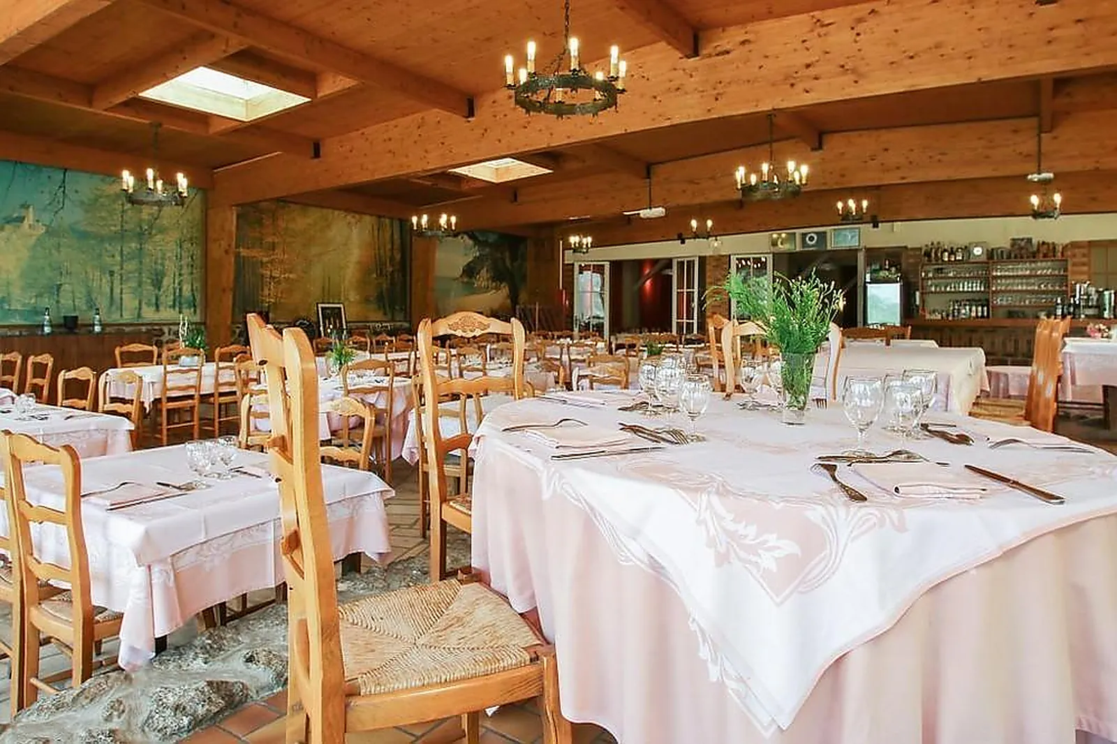 Lieux événementiels, HÔTEL DE LA PLACE MONTMORT LUCY