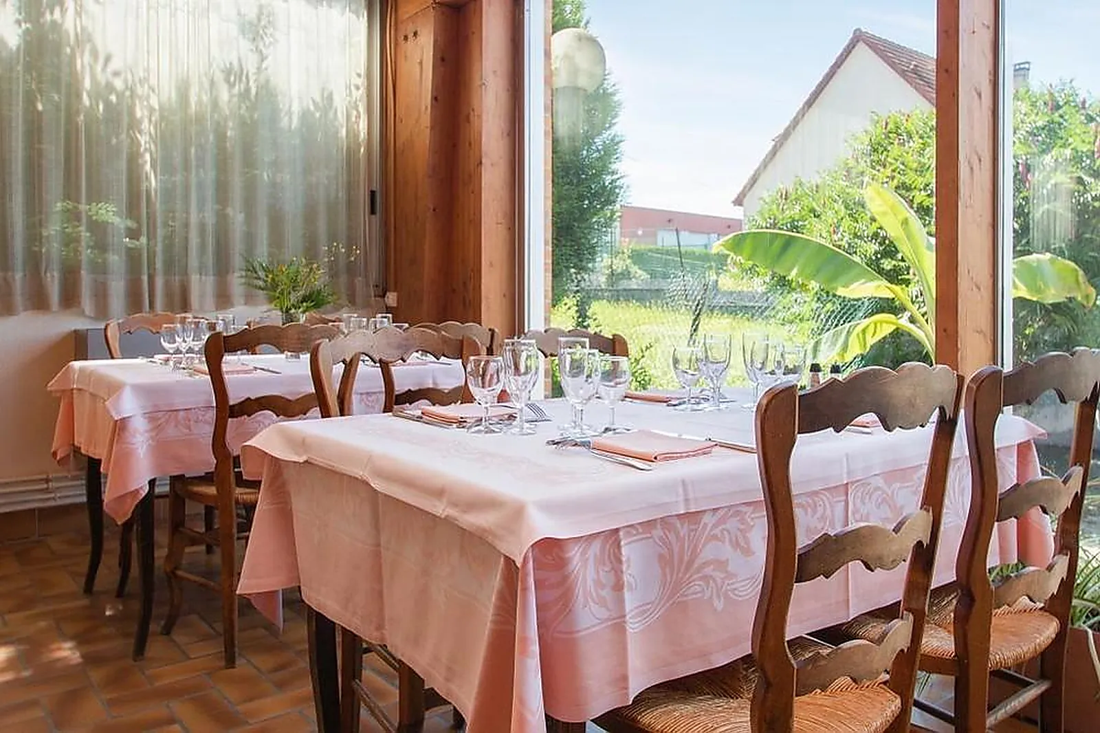 Lieux événementiels, HÔTEL DE LA PLACE MONTMORT LUCY