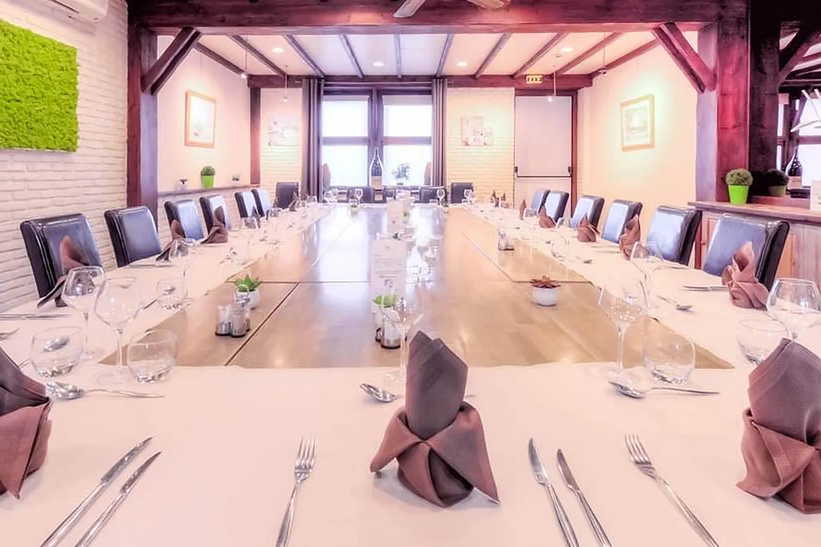 Lieux événementiels, HOTEL DES ACACIAS