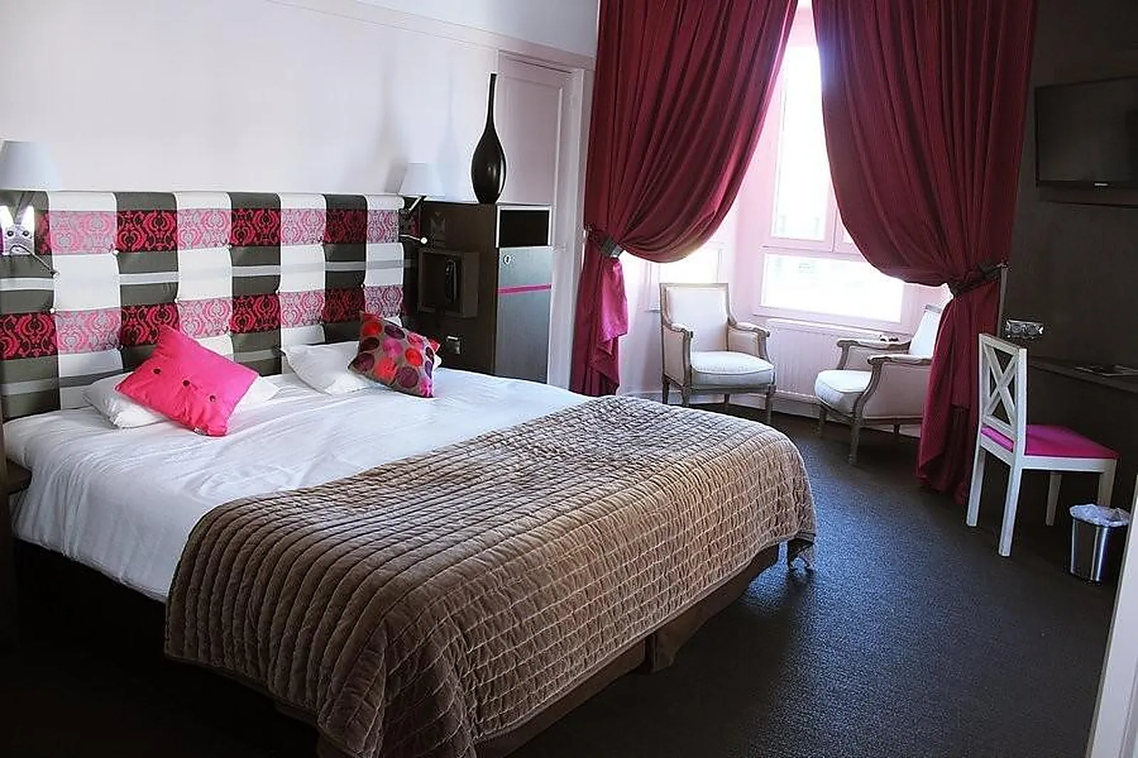 Lieux événementiels, HÔTEL DES BAINS