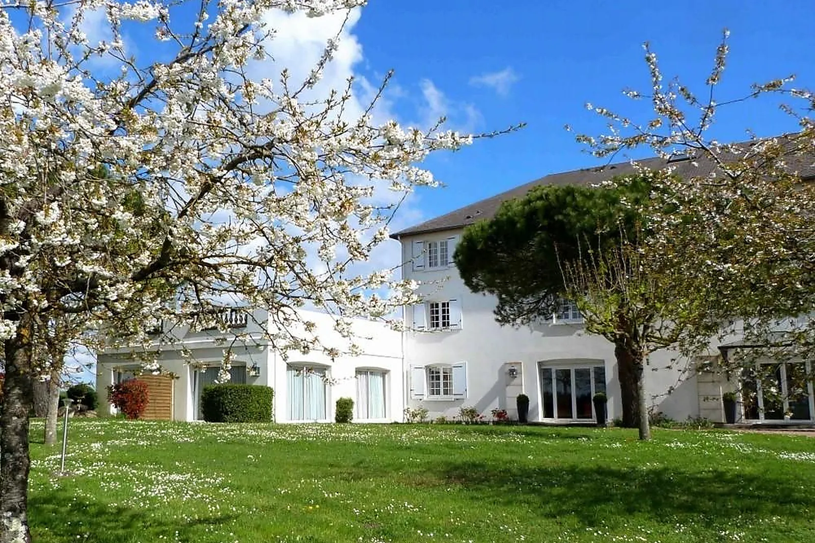 Lieux événementiels, HÔTEL DES CHÂTEAUX