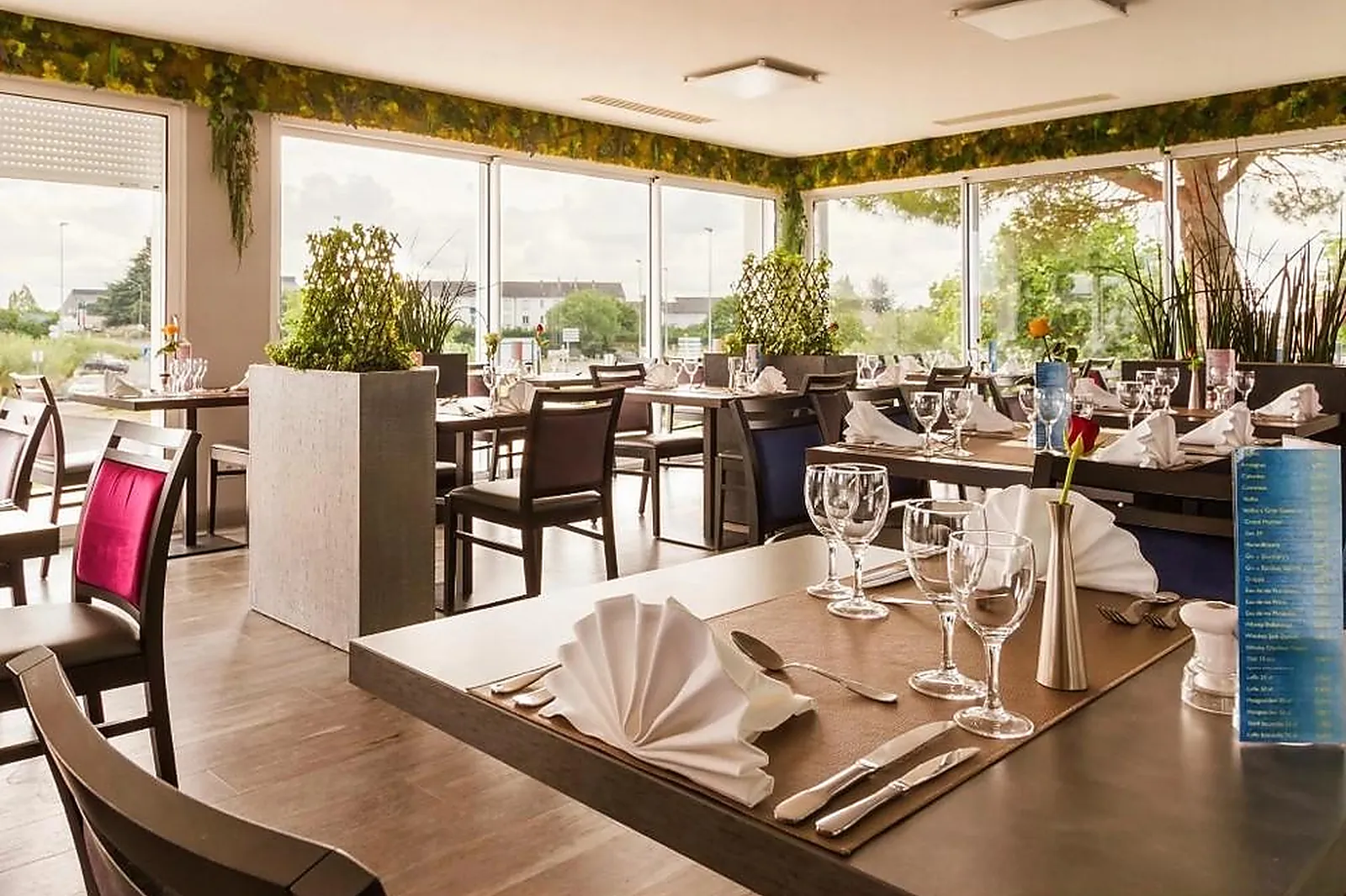 Lieux événementiels, HÔTEL DES CHÂTEAUX